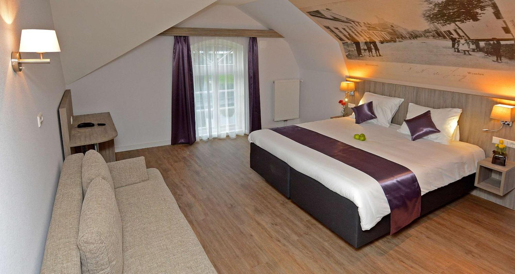 Double Room Sofa Bed Bath Tub Non-Smoking