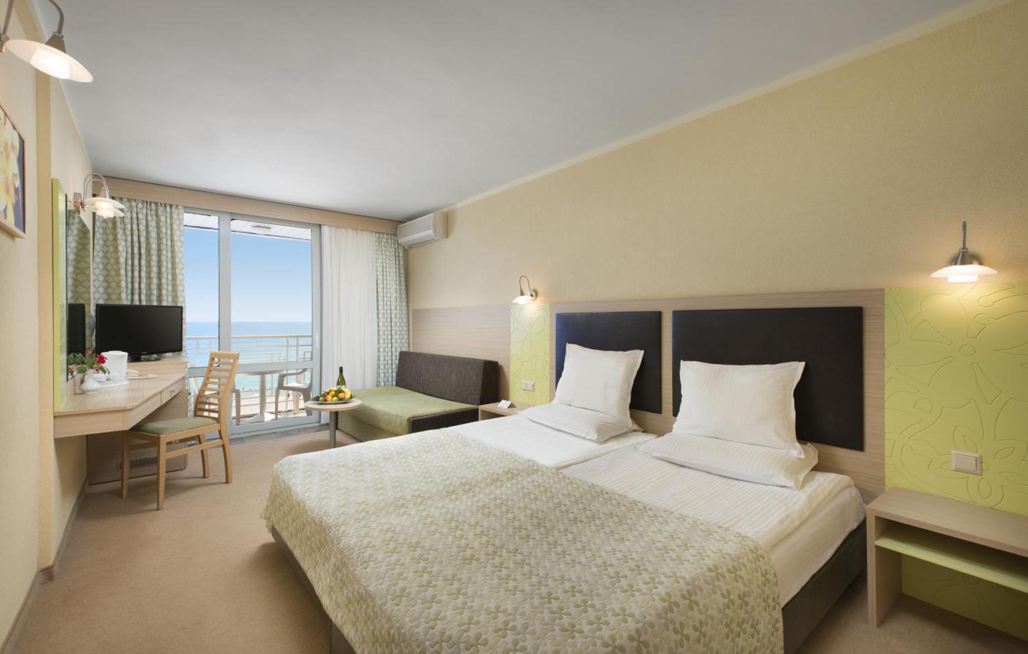 Double or Twin Room Sea View