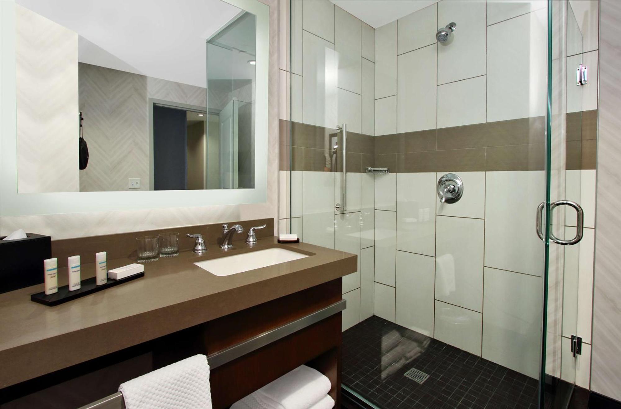 Queen Suite Two Queen Beds