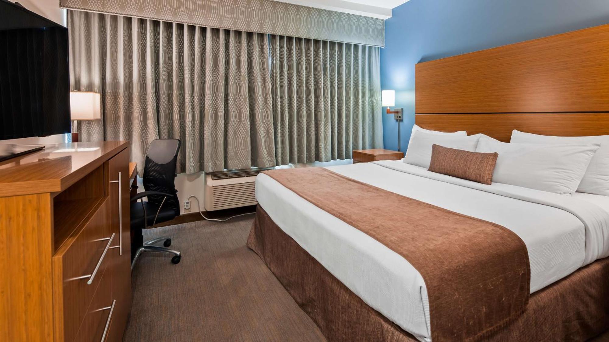 King Room Roll Shower Disability Access or Non-Smoking