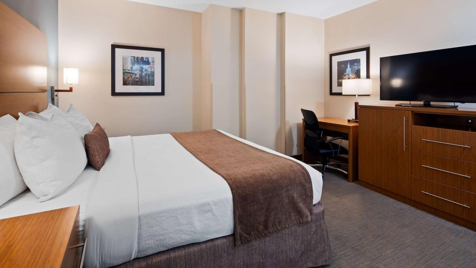 King Room Roll Shower Disability Access or Non-Smoking