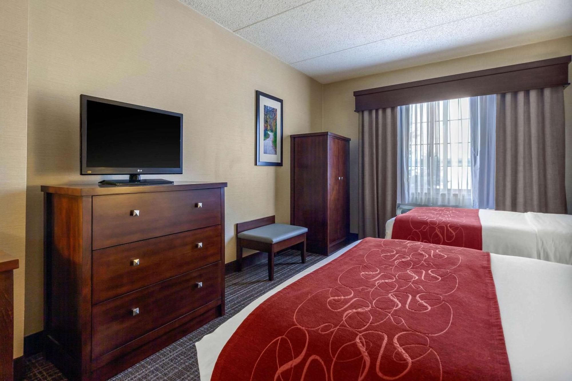 Double Suite Two Double Beds Accessible or Non-Smoking,1280442403:JPEG
