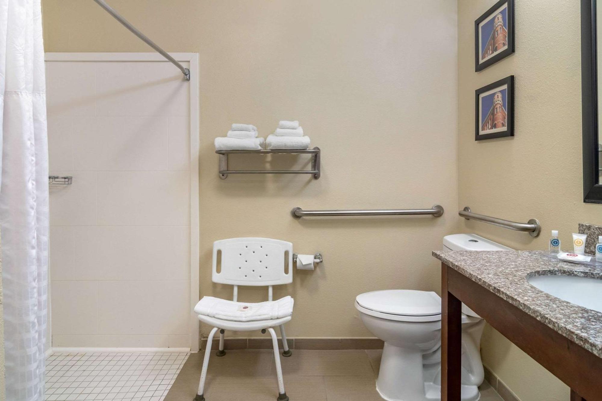 King Room - Accessible/Non-Smoking