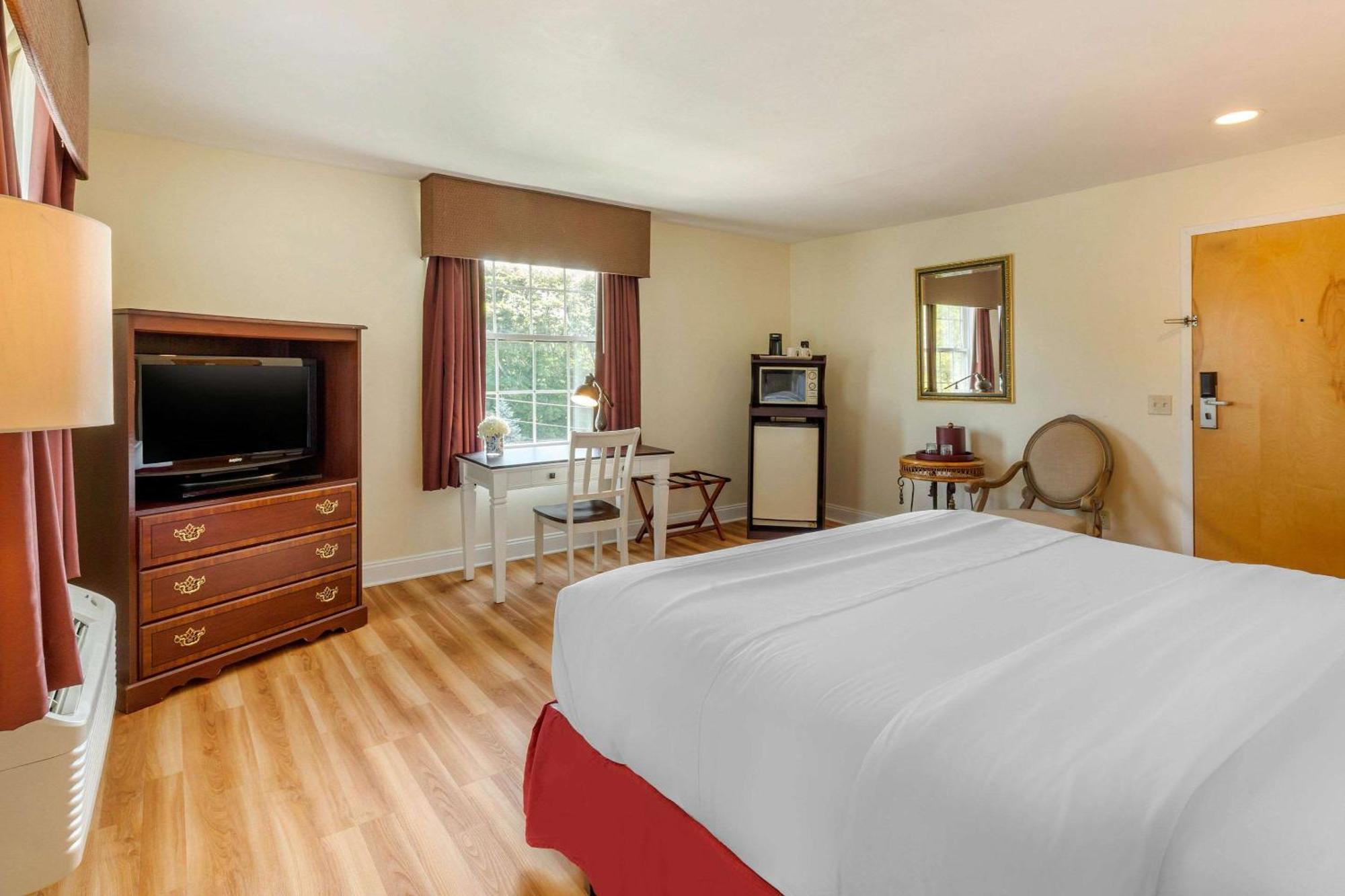 King Room - Non-Smoking