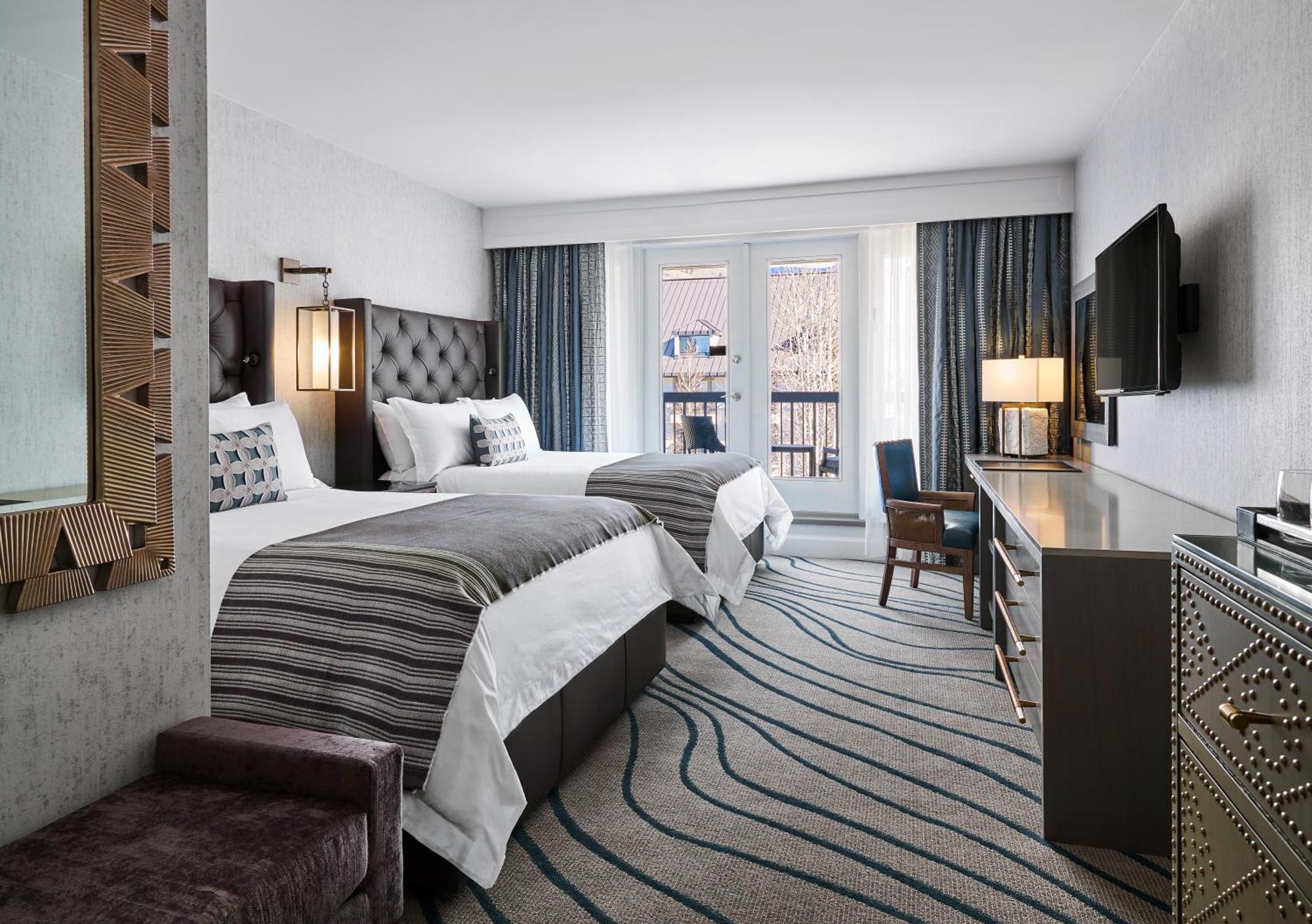 Premium Queen Room with Two Queen Beds and Mountain View