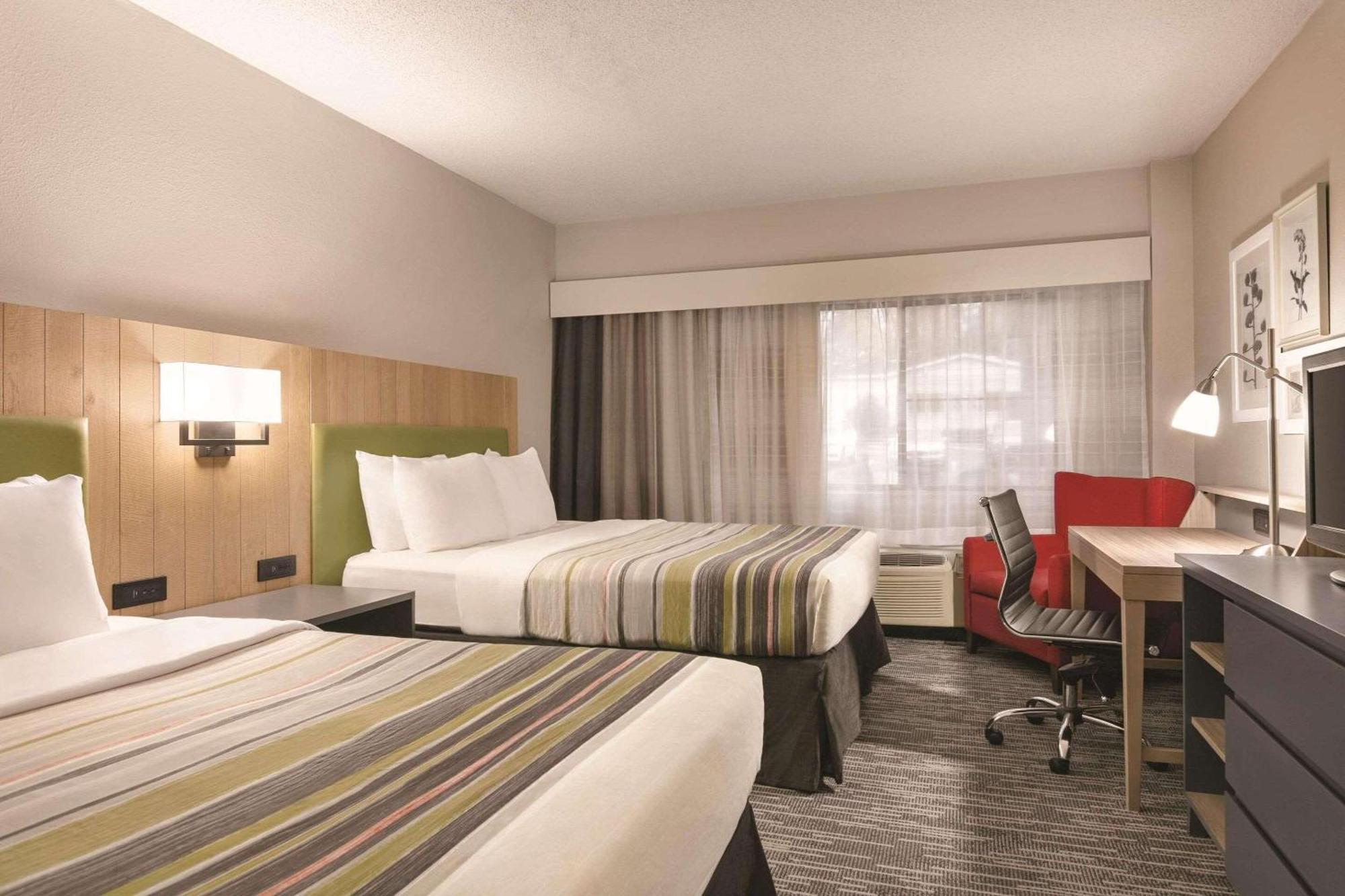 One-Bedroom Queen Suite with Sofa Bed,1705723945:JPEG