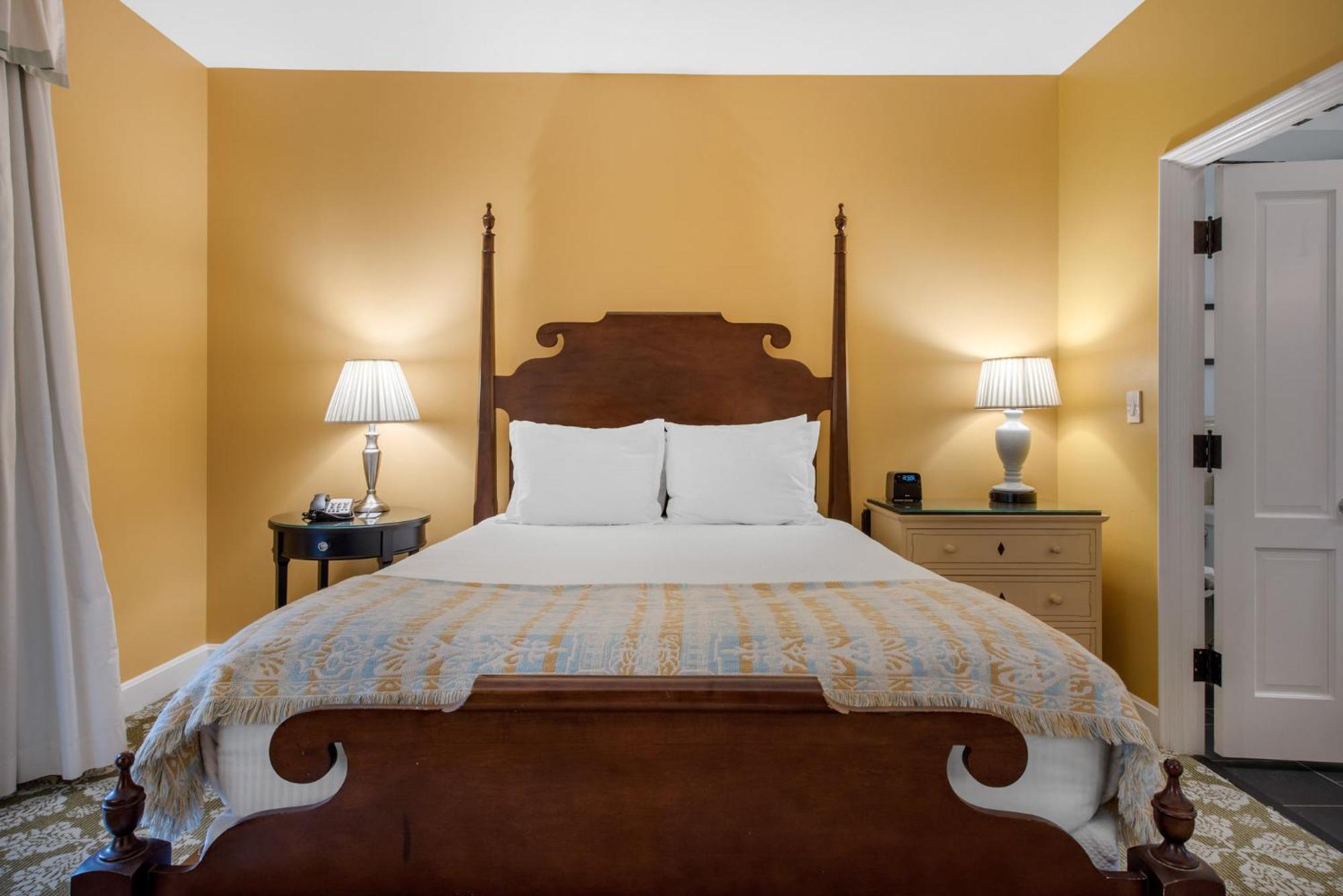 Resort View Porch Room One Queen Bed