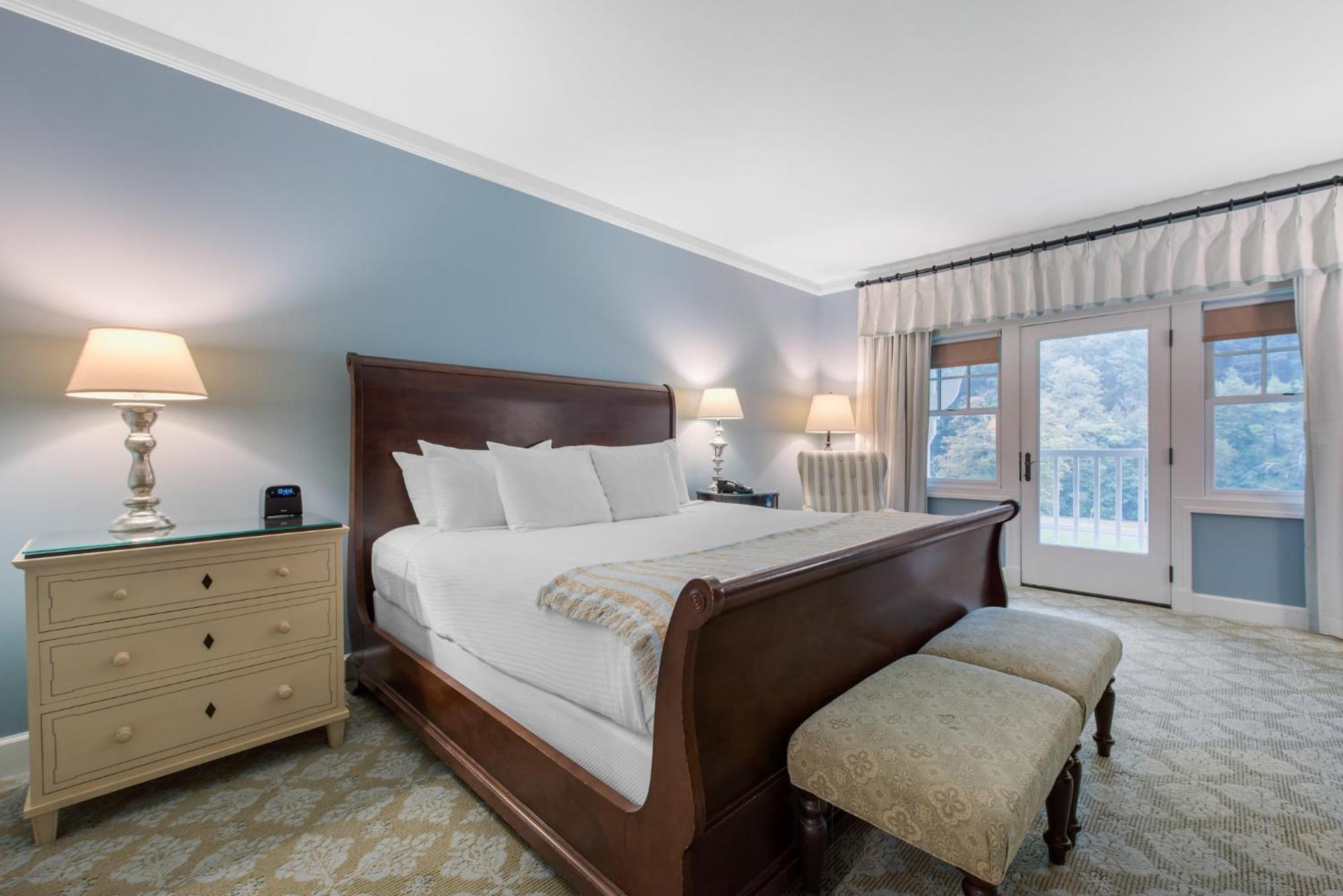 Resort View Room 1 King Bed
