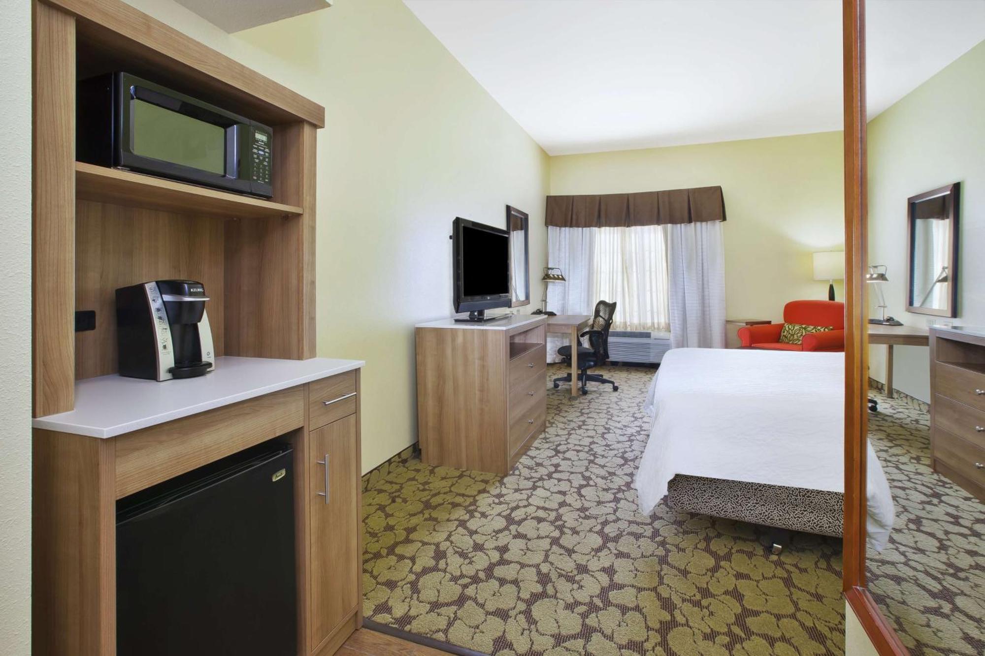 Deluxe King Room with Lake View
