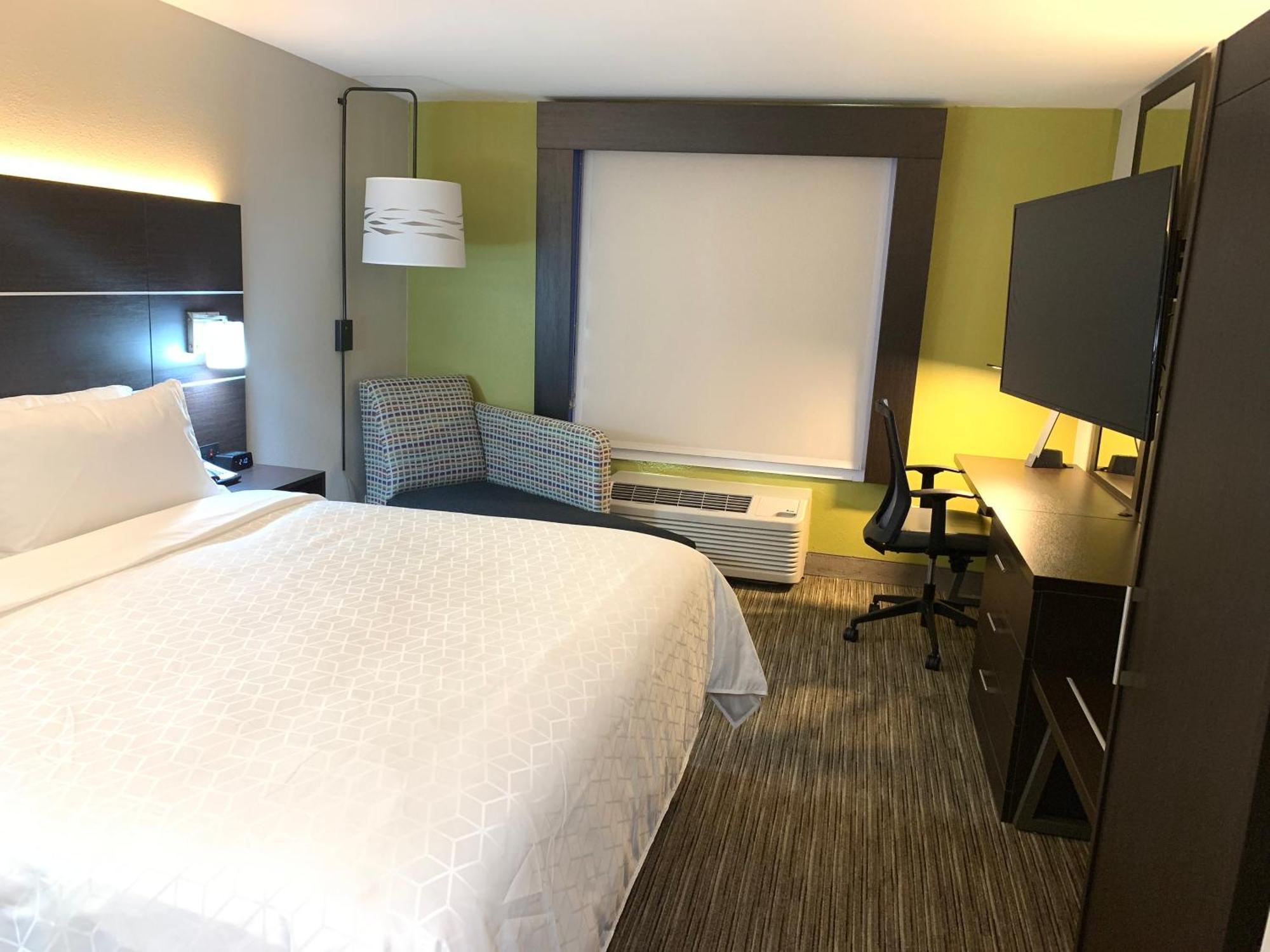 Standard King Room