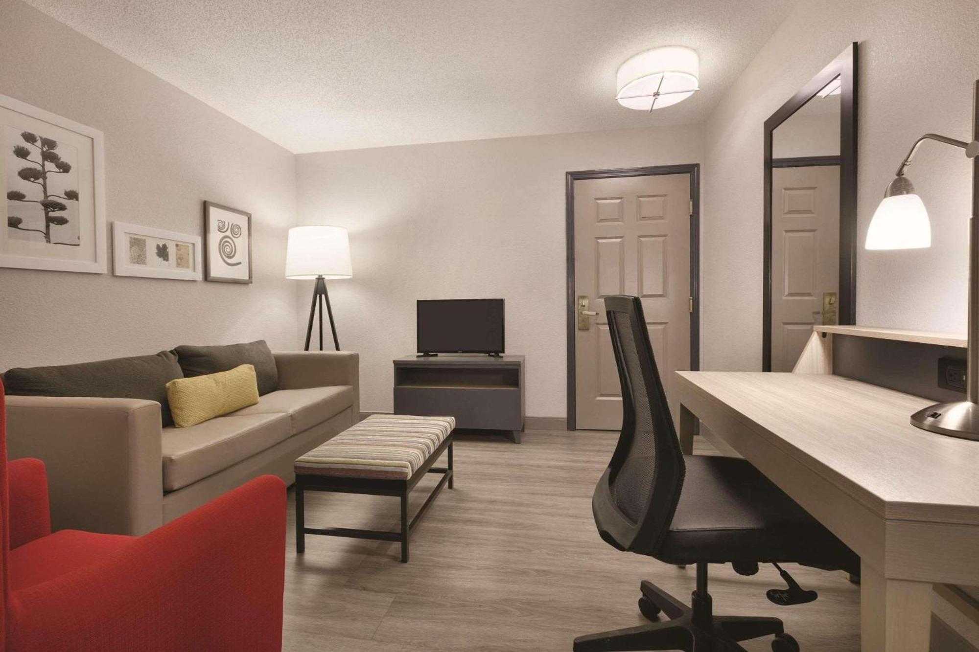 One-Bedroom King Suite Sofa Bed