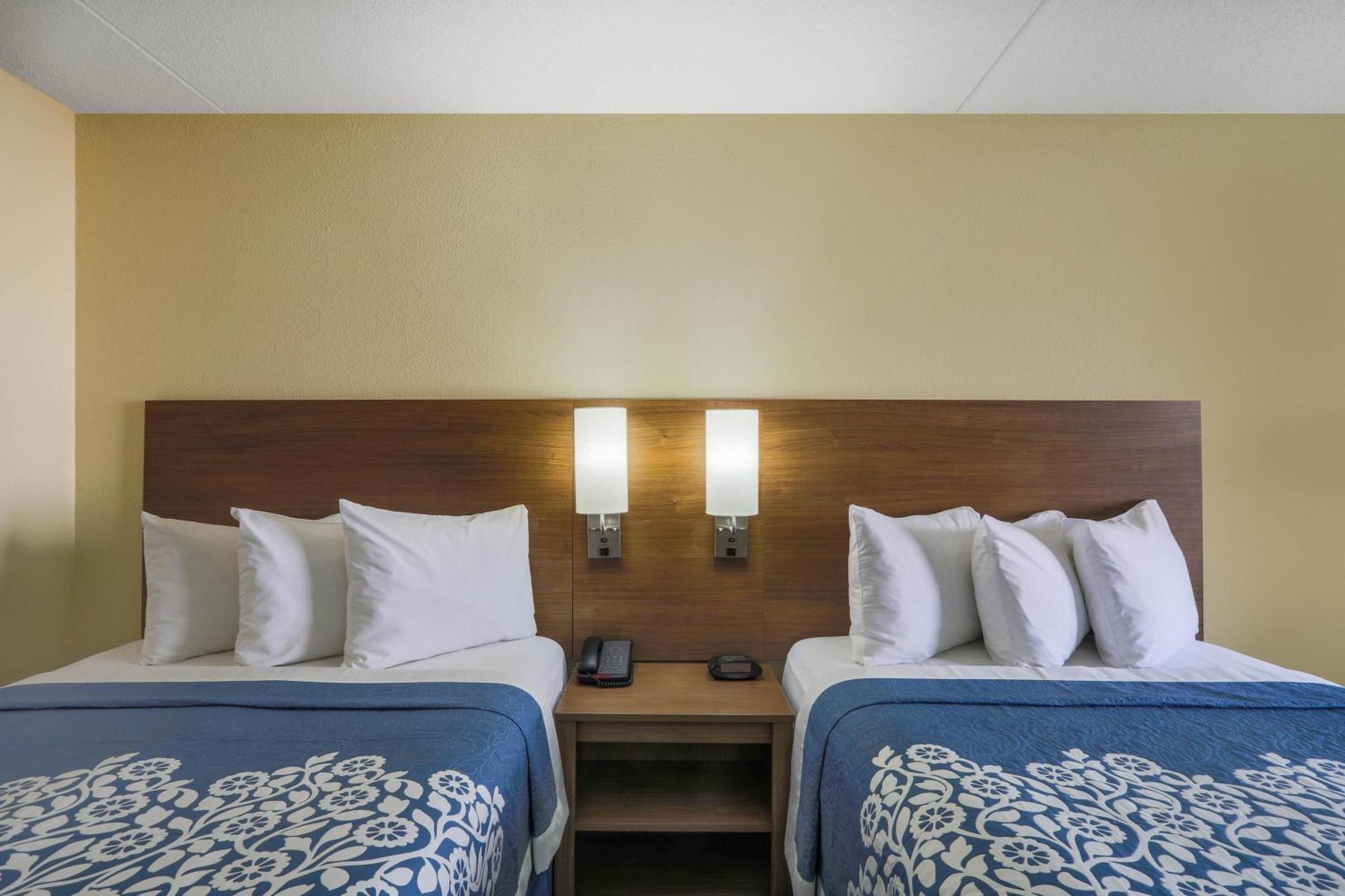 Room Two Double Beds Non-Smoking