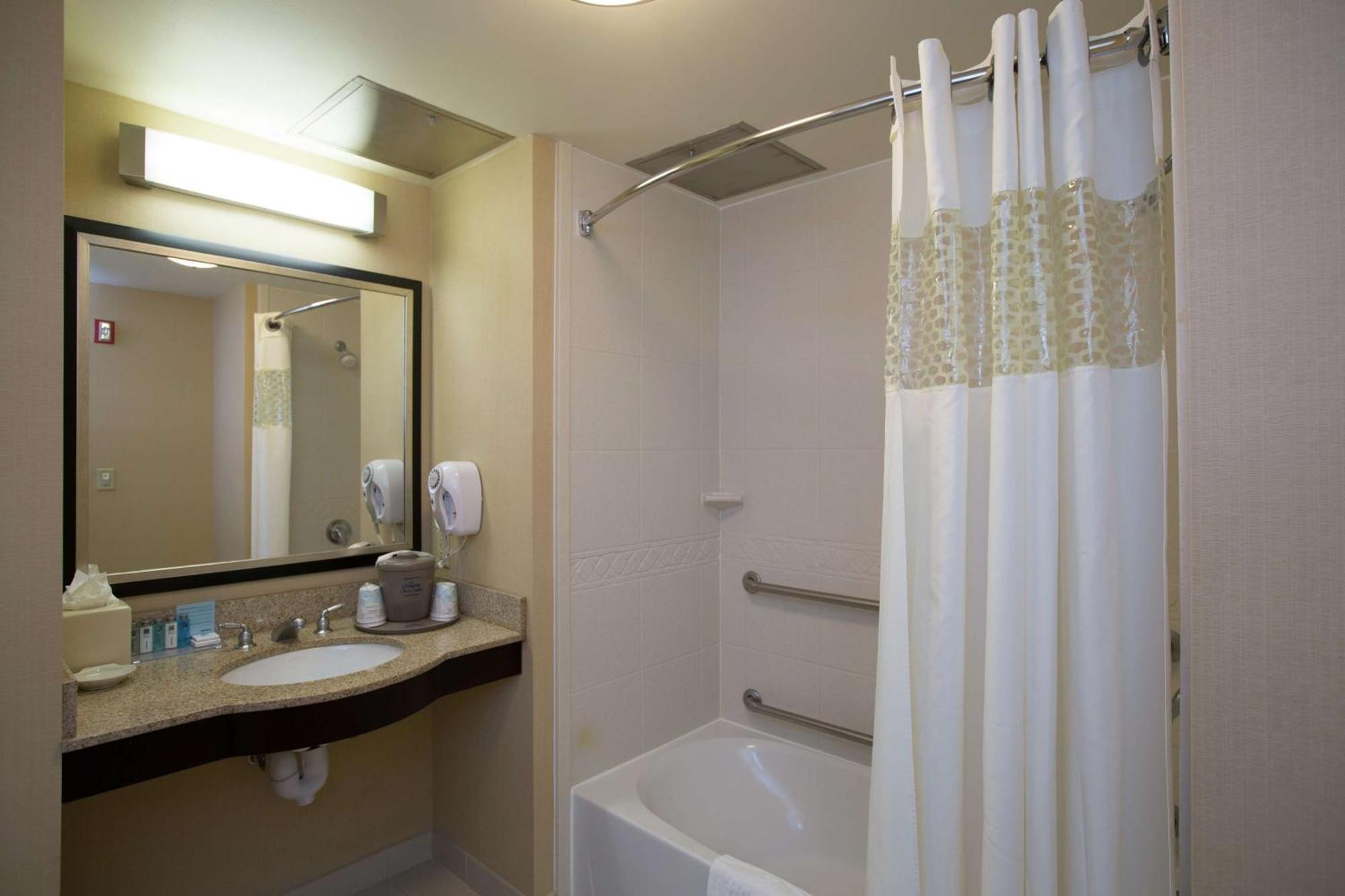 King Room - Mobility Access/Non-Smoking