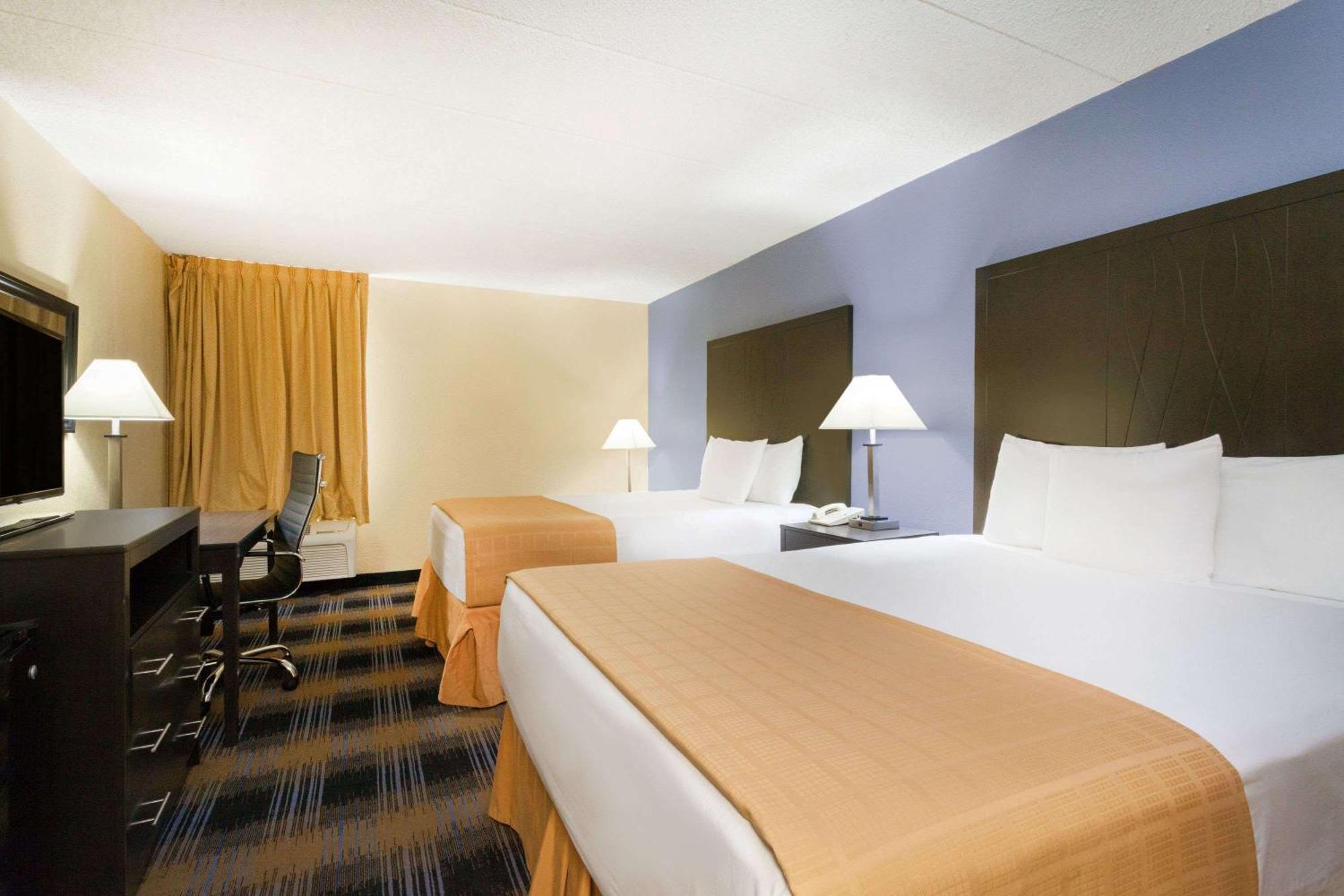 Queen Room Two Queen Beds Non-Smoking
