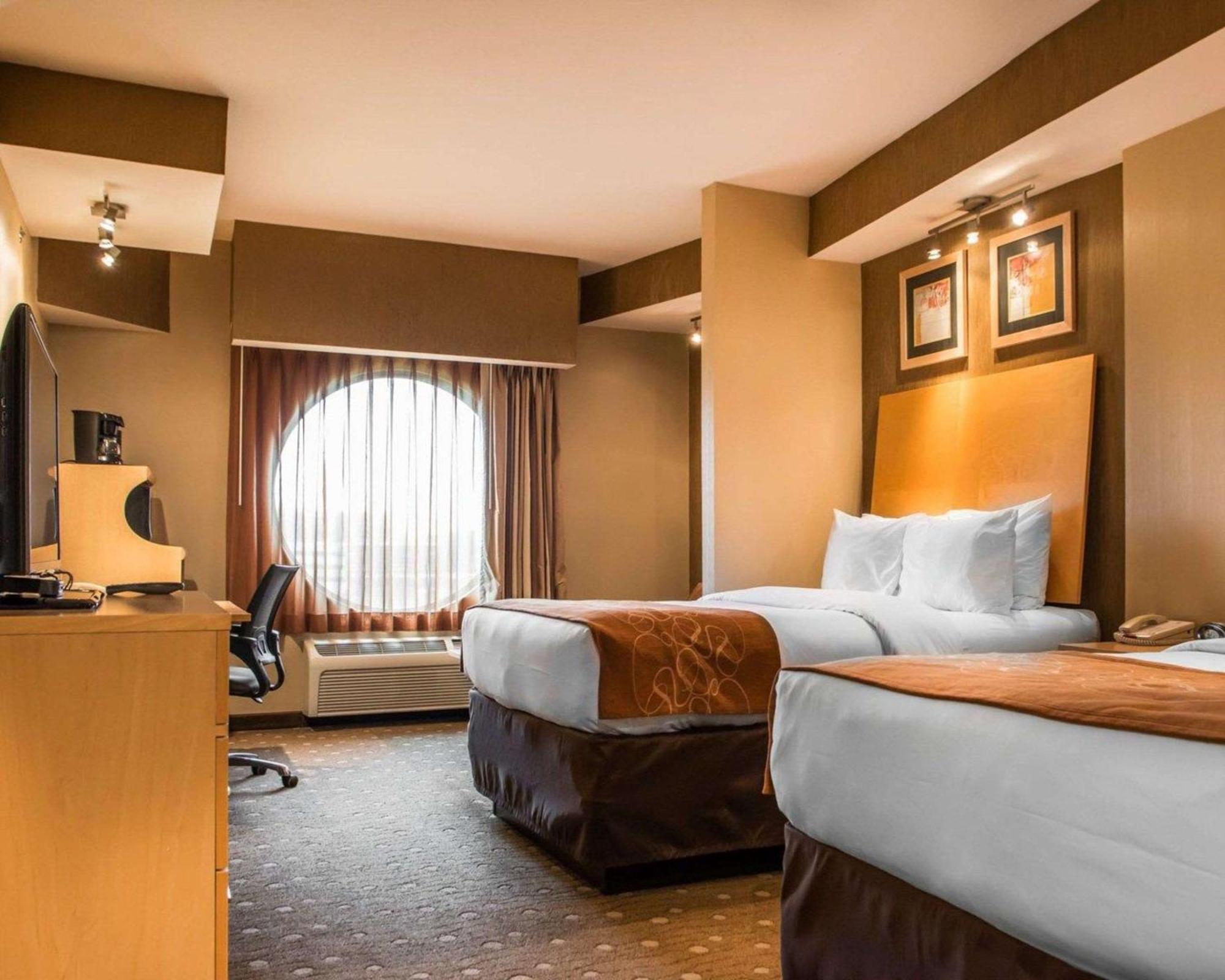 Double Suite Two Double Beds Non-Smoking
