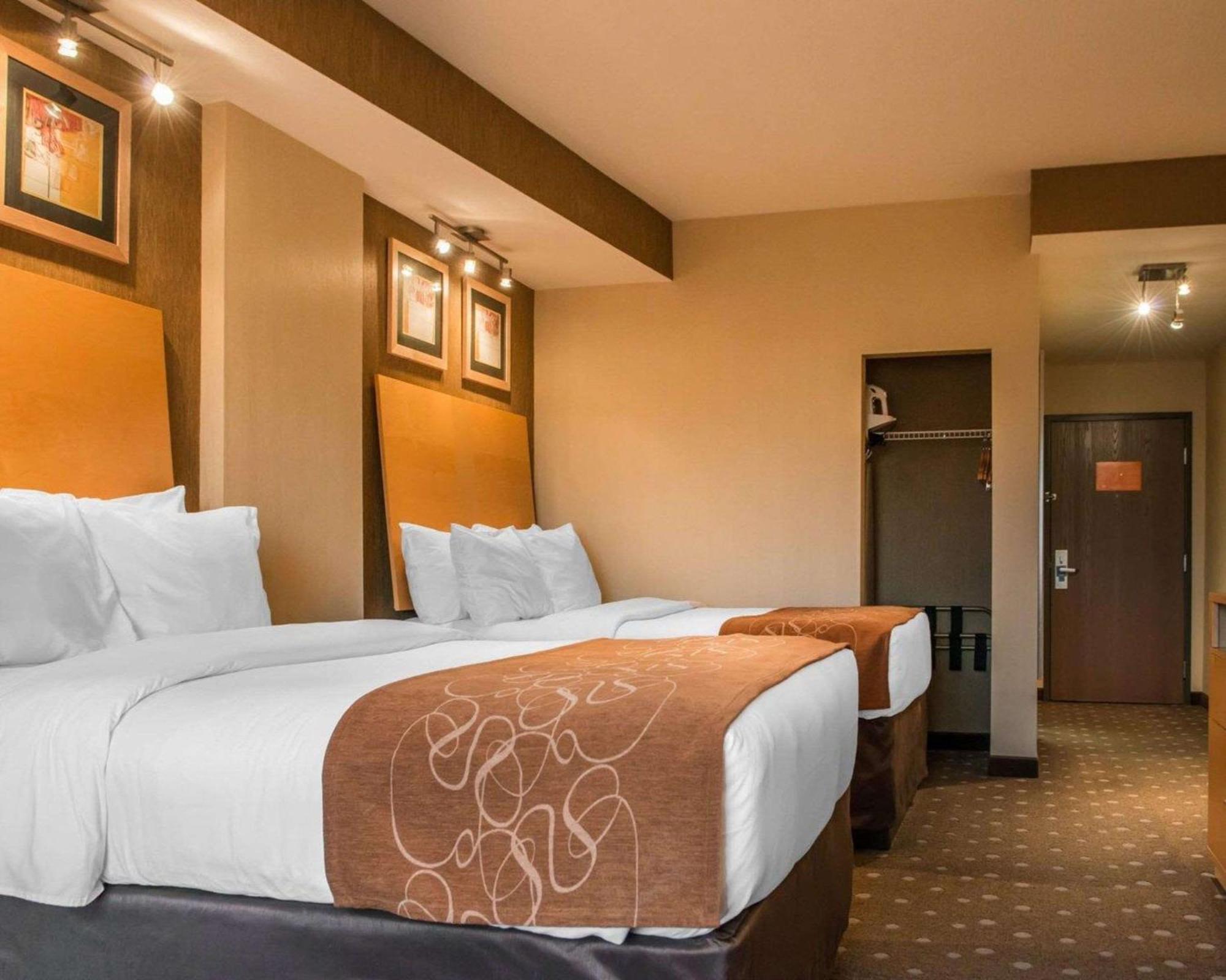 Double Suite Two Double Beds Non-Smoking