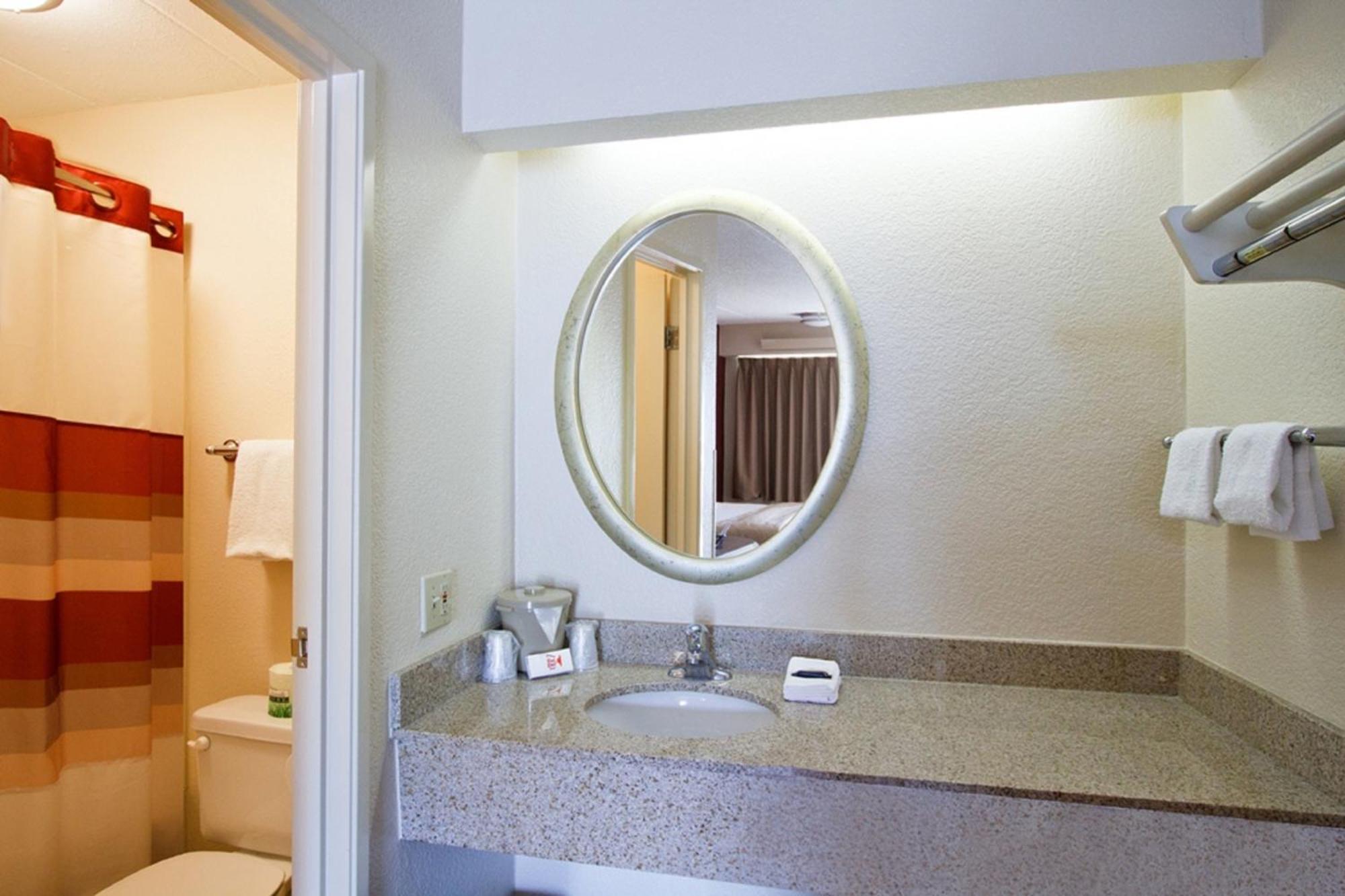 Deluxe Room Two Double Beds Smoke