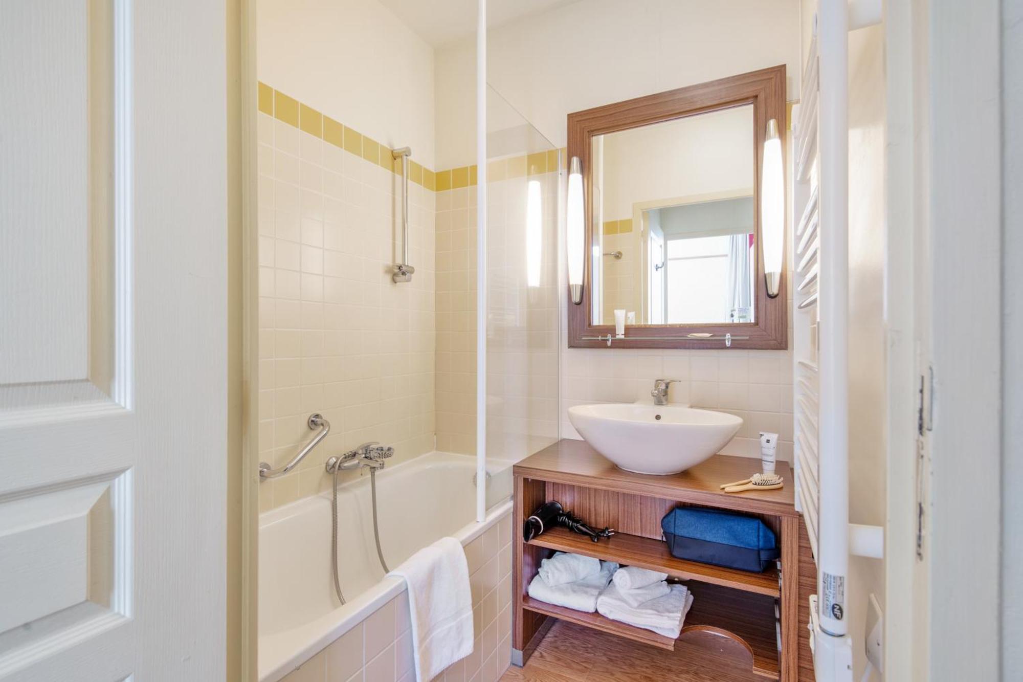 One-Bedroom Apartment (4 People),1280733373:JPEG
