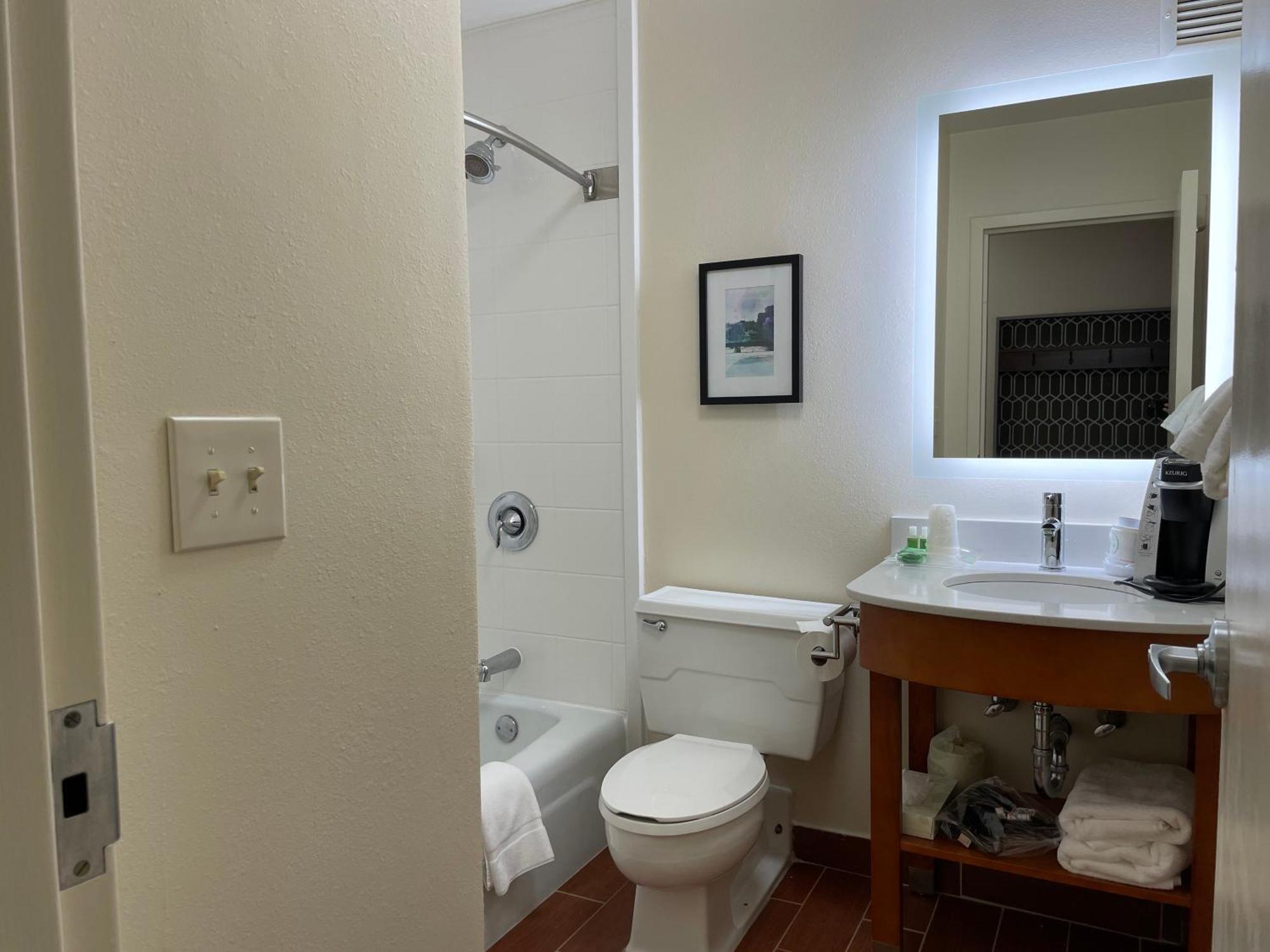 Standard Queen Room