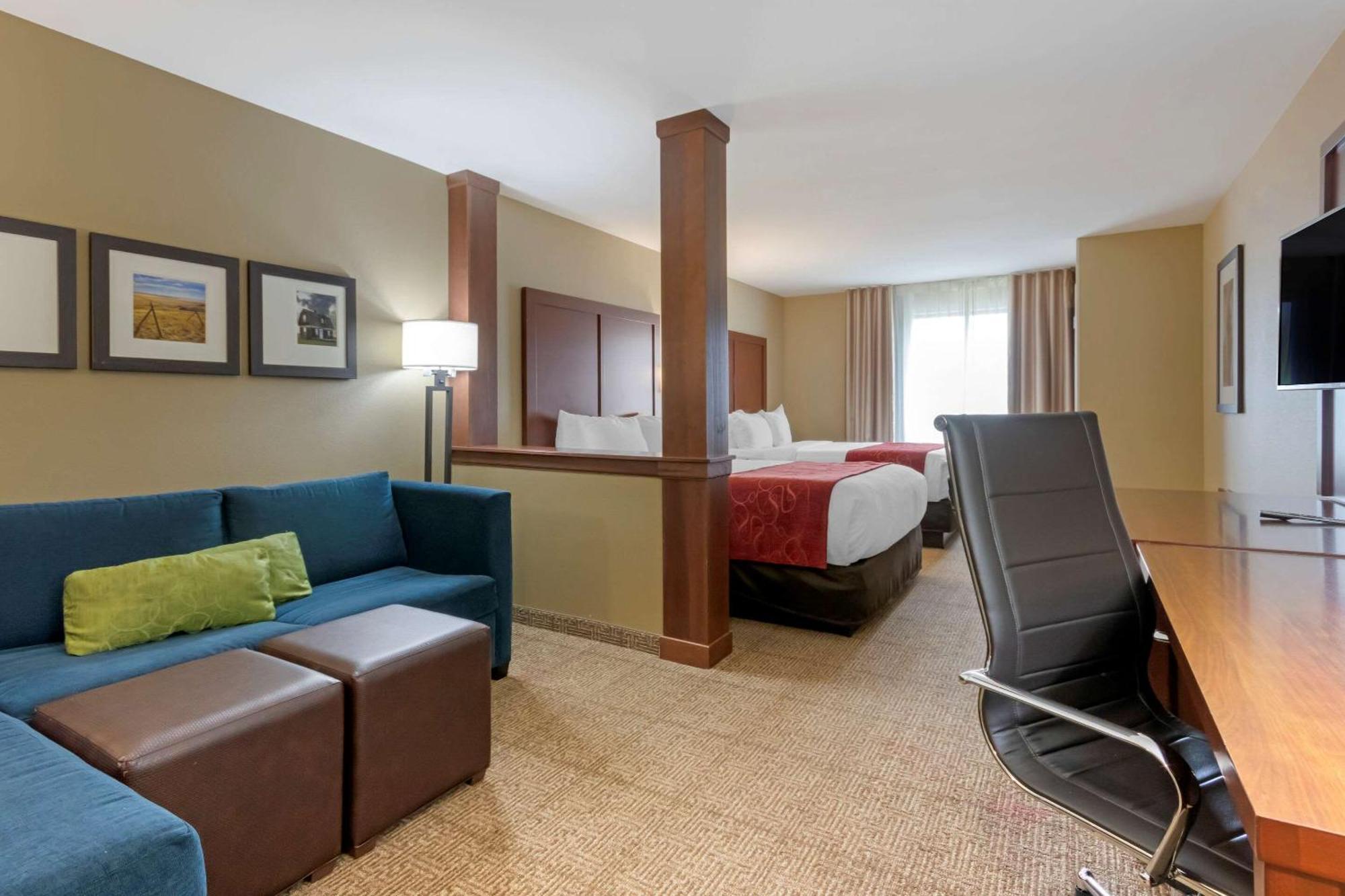 Queen Suite Two Queen Beds Sofa Bed