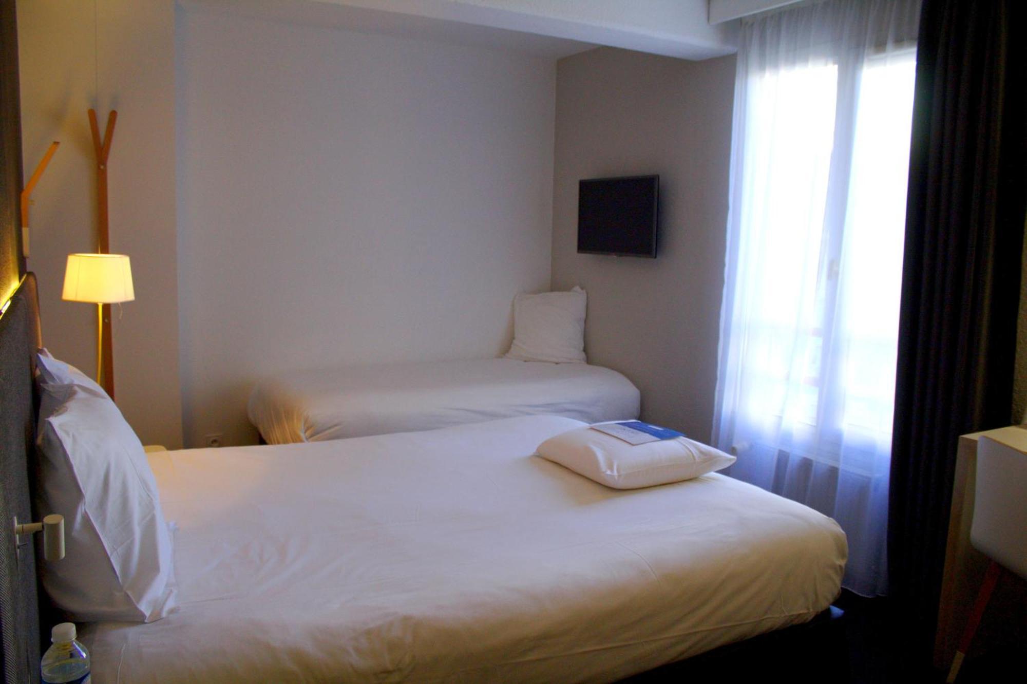 Triple Room 1 Double 1 Single Bed,1620588154:JPEG