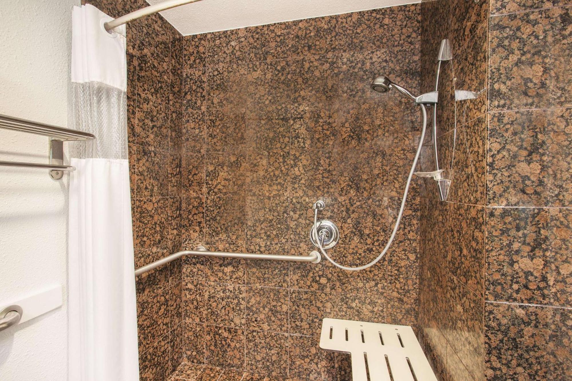 King Room Bath Tub Mobility or Hearing Accessible Non-Smoking