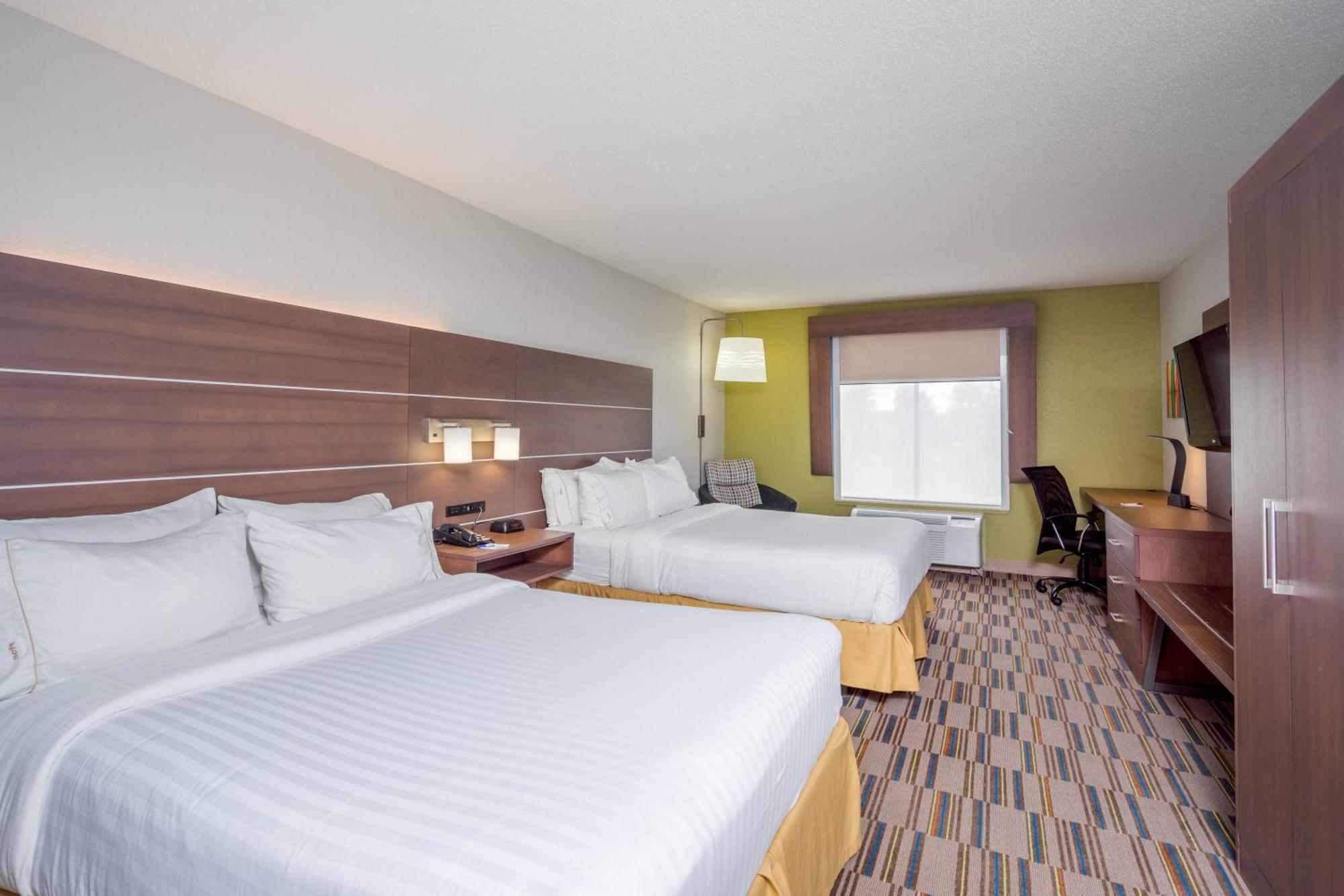 Standard Room with Two Queen Beds