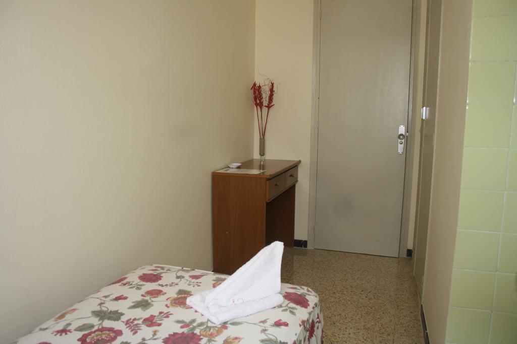 Habitación Individual con baño compartido