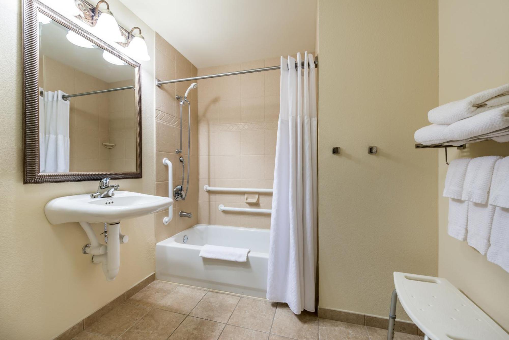 One-Bedroom Queen Room Mobility Accessible Tub Non-Smoking