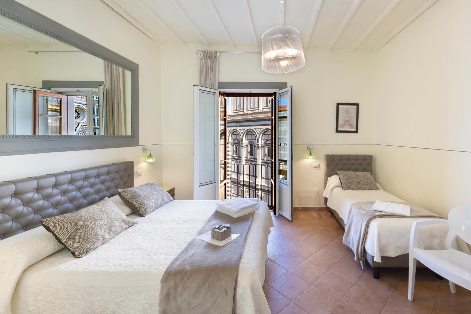 Triple Room with Duomo View