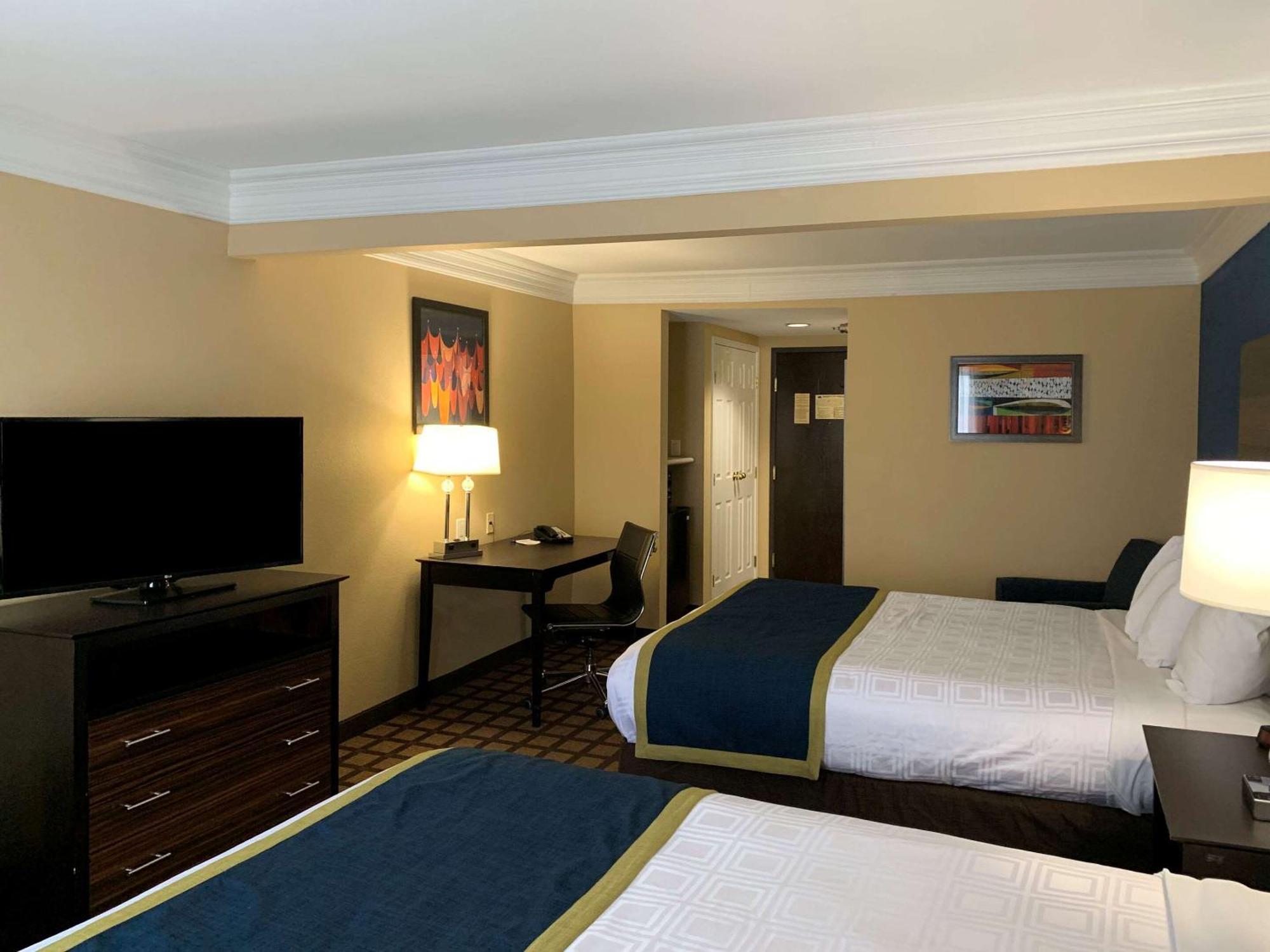 Standard Queen Room Two Queen Beds Non Smoking