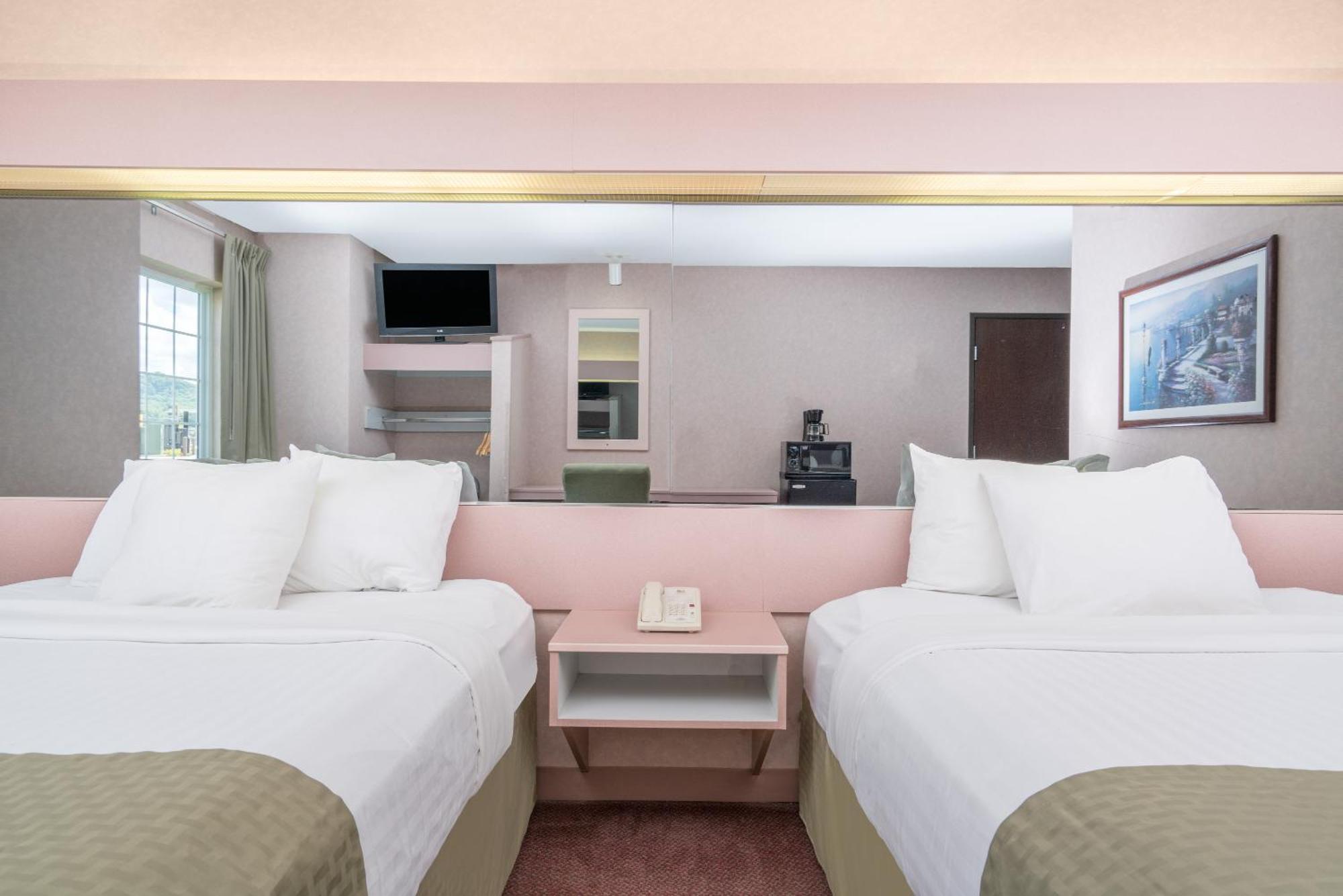 Queen Room Two Queen Beds Non-Smoking