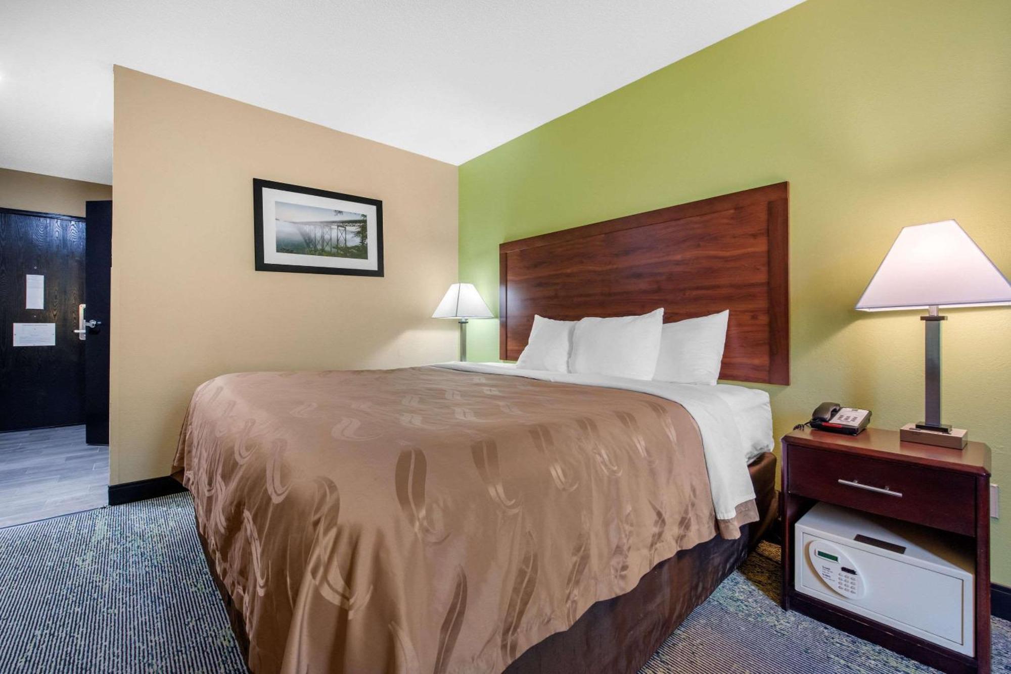 King Room - Accessible/Non-Smoking