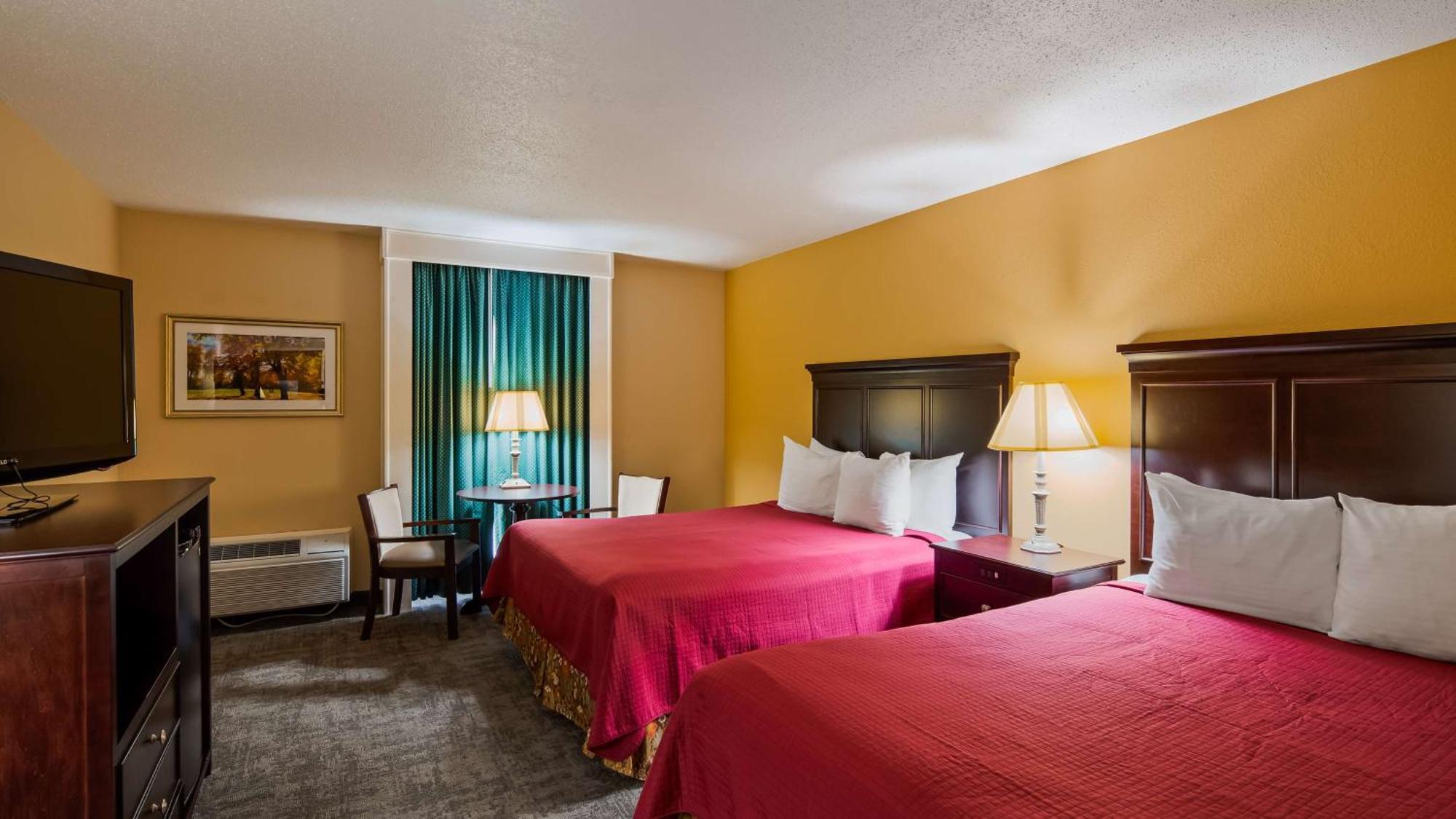 Queen Room Two Queen Beds Non-Smoking