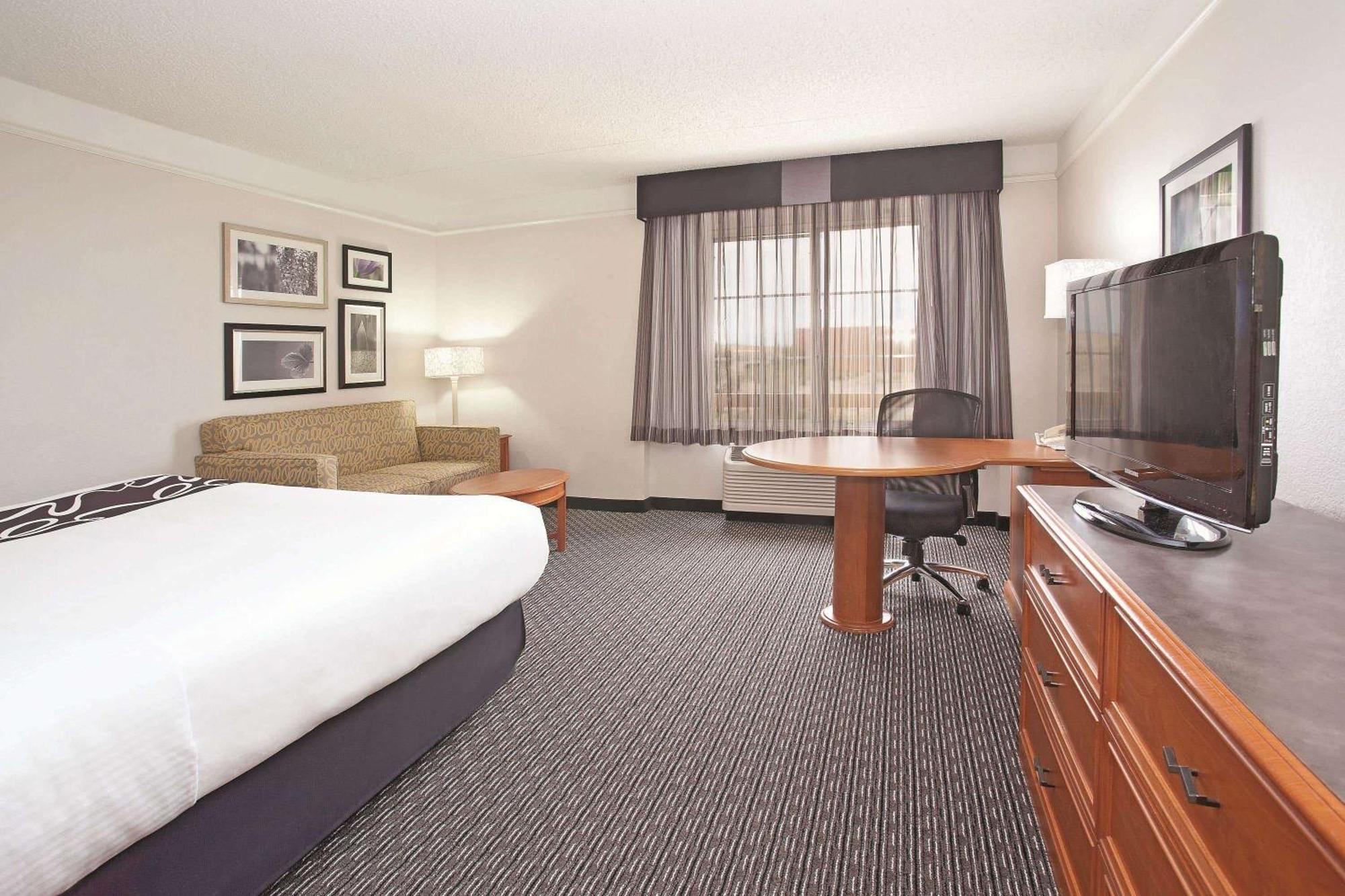 Executive King Room,1558130539:JPEG