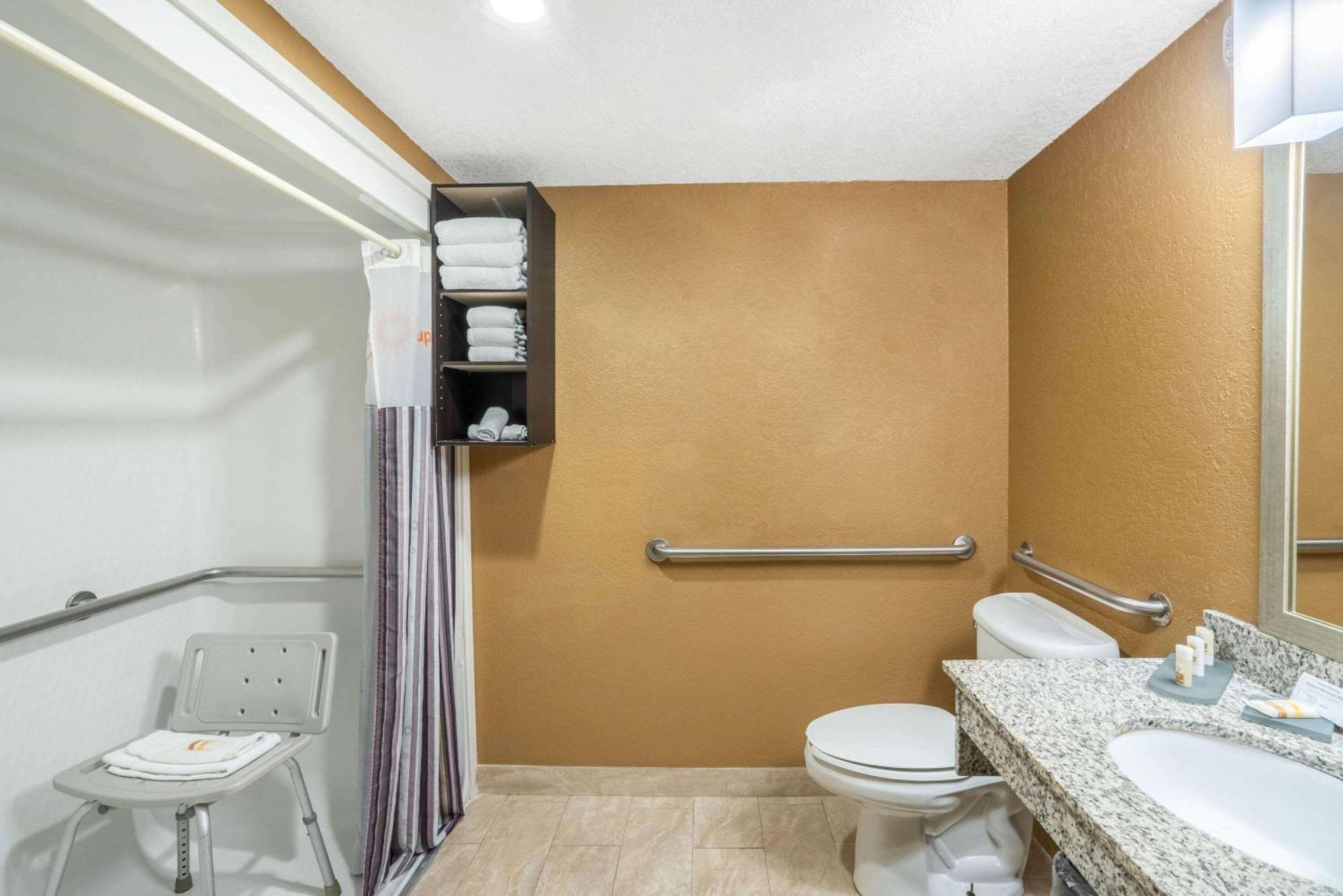 King Room Roll Shower Mobility or Hearing Accessible Non-Smoking