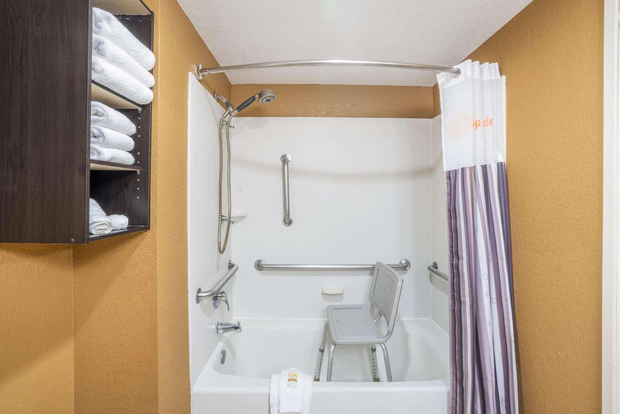 King Room Roll Shower Mobility or Hearing Accessible Non-Smoking