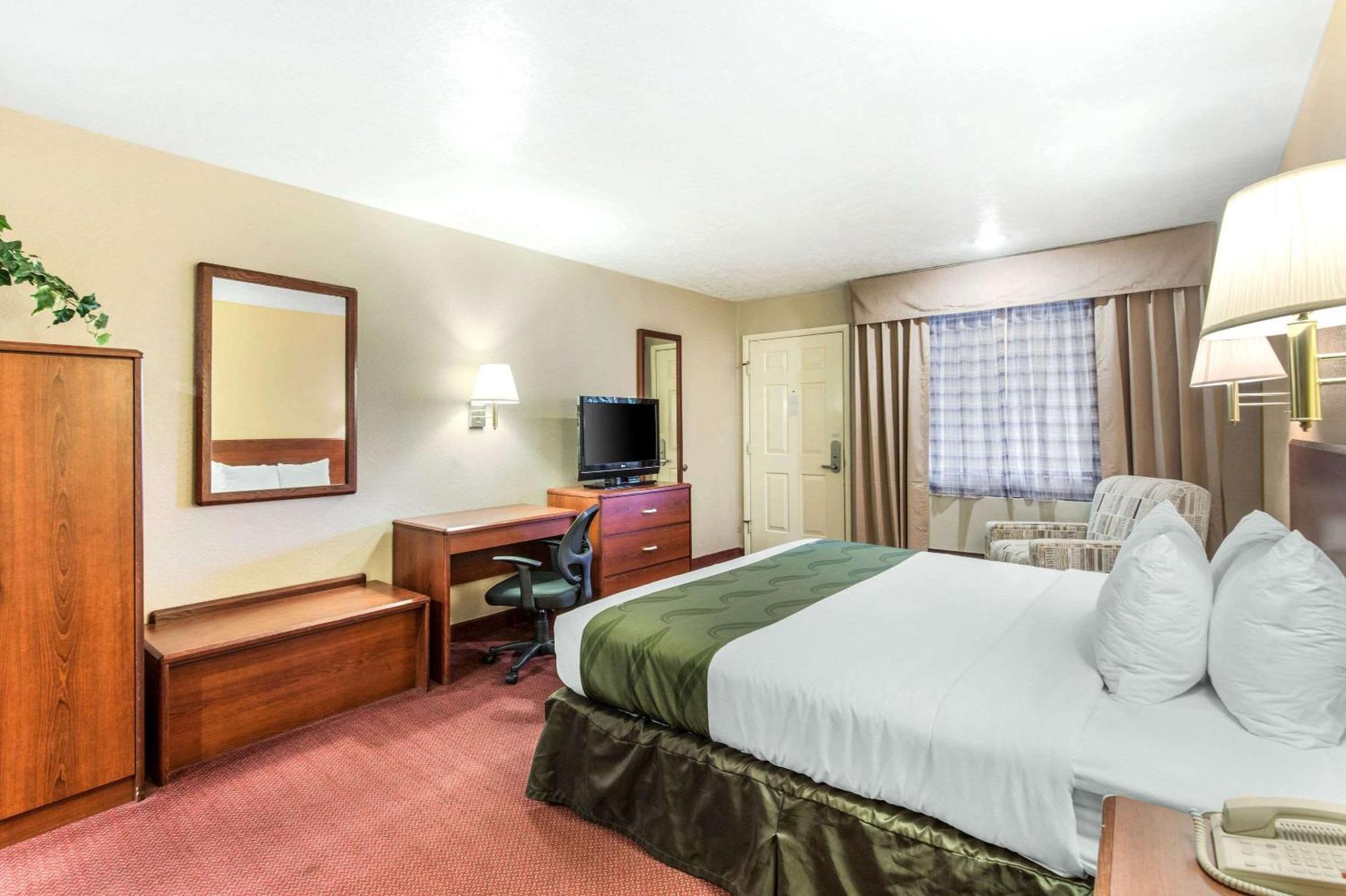 King Room - Non-Smoking,1281281050:JPEG