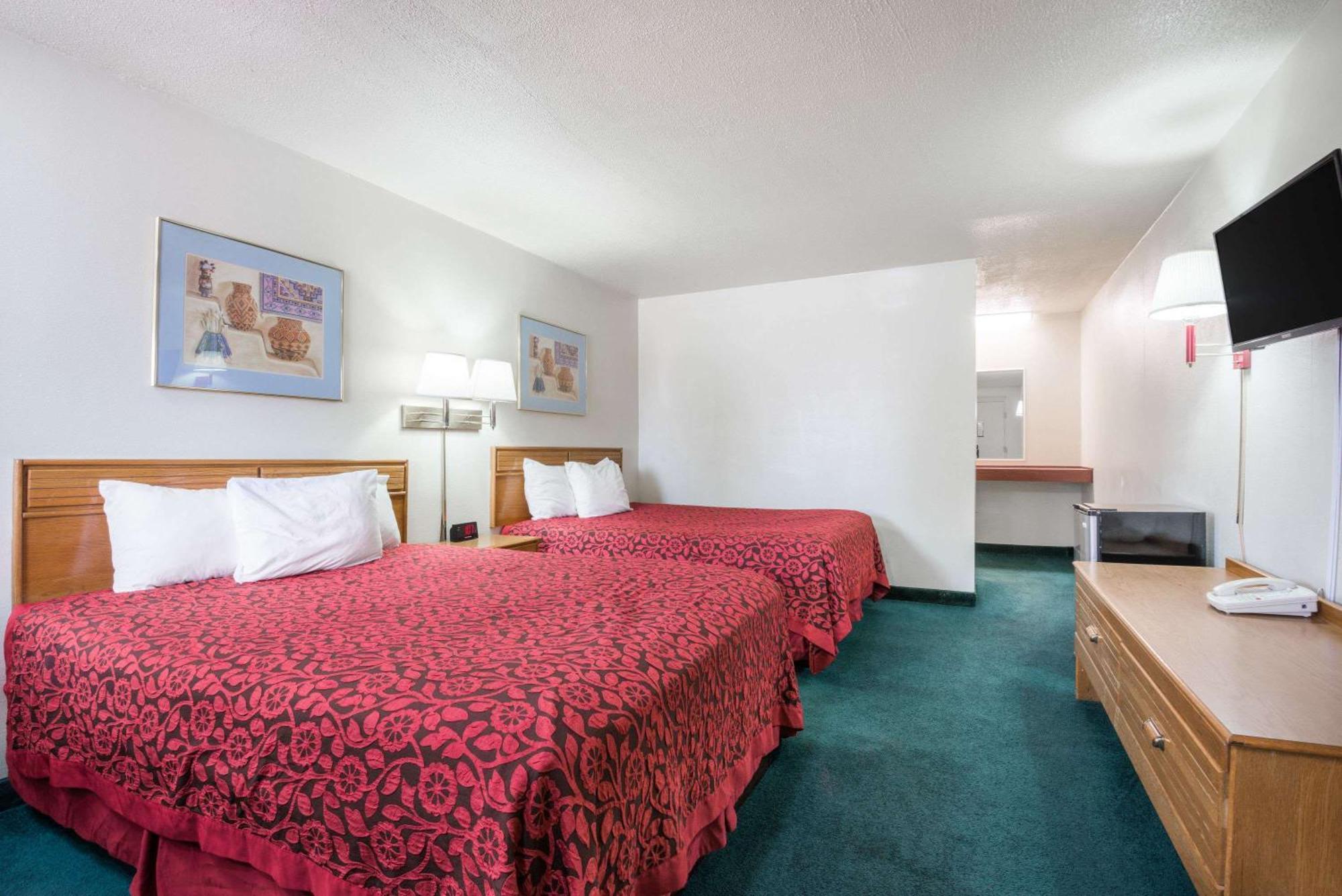 Queen Room Two Queen Beds Non-Smoking
