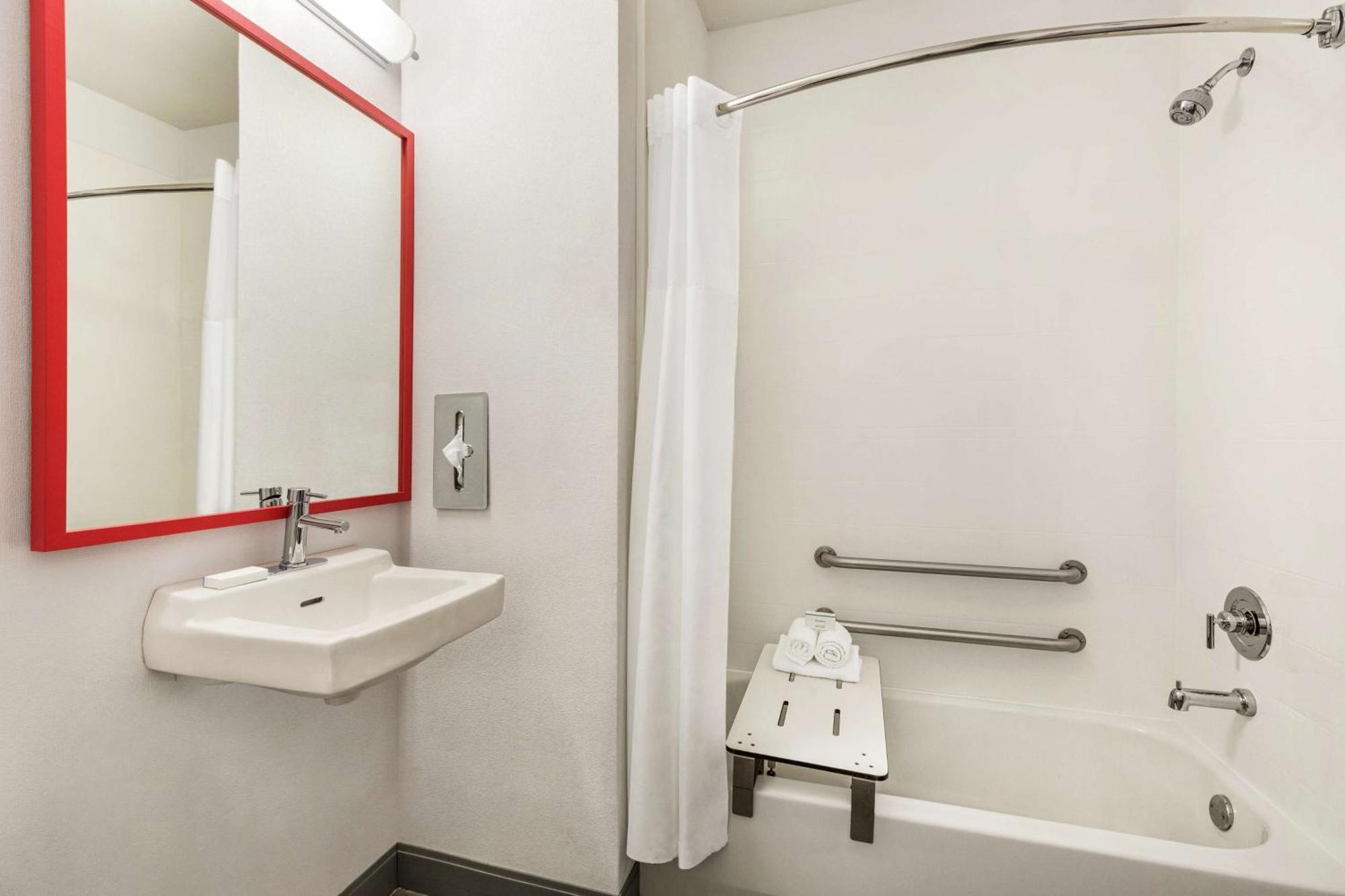King Room Mobility Access or Non-Smoking