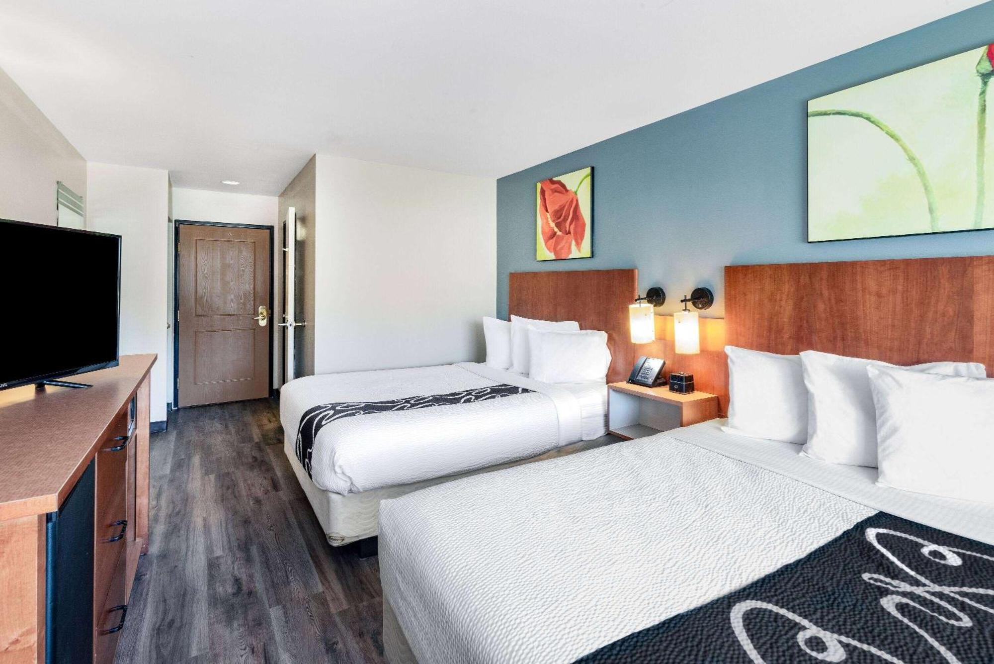 Queen Room Two Queen Beds Disability Access