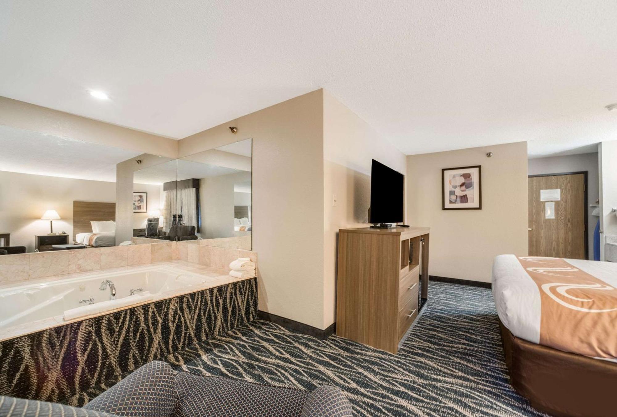 King Suite Spa Bath Non-Smoking