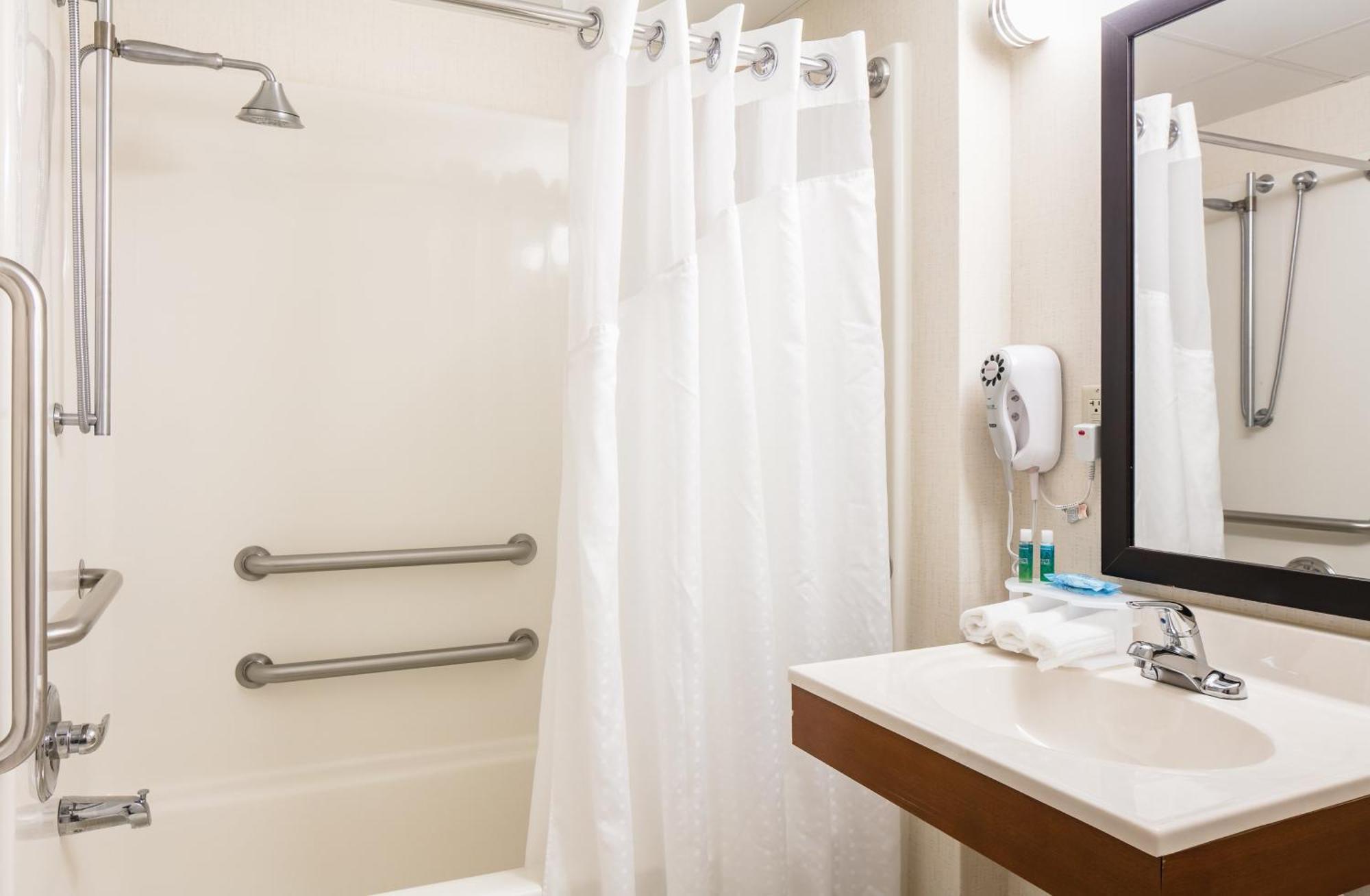 King Room - Mobility Access/Hearing Accessible