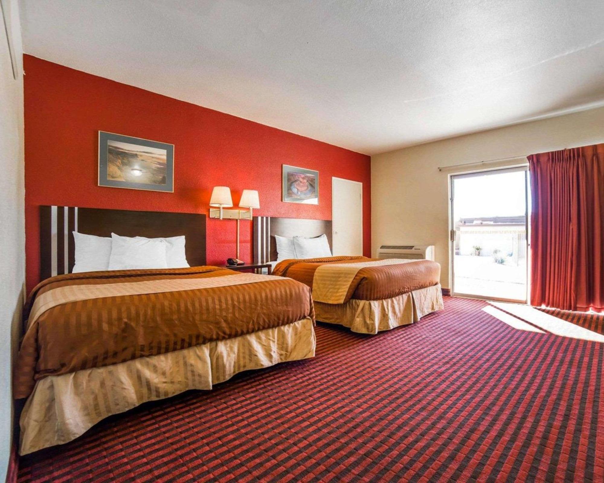 Queen Room Two Queen Beds No Pets Allowed