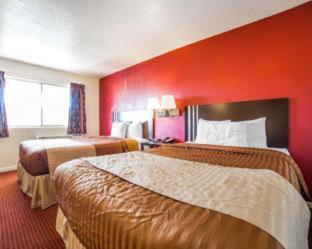 Queen Room Two Queen Beds No Pets Allowed