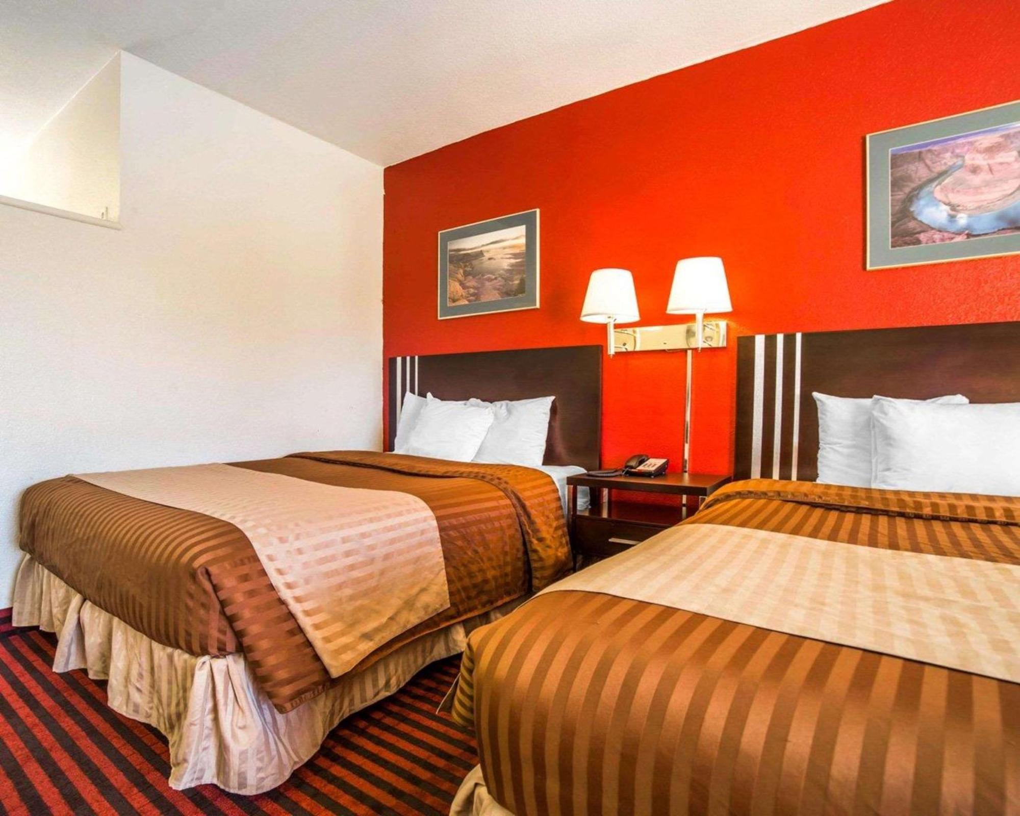 Queen Room Two Queen Beds No Pets Allowed