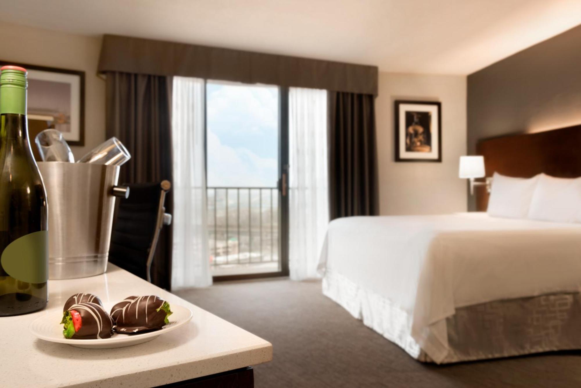 Premium King Room Balcony City View Non-Smoking
