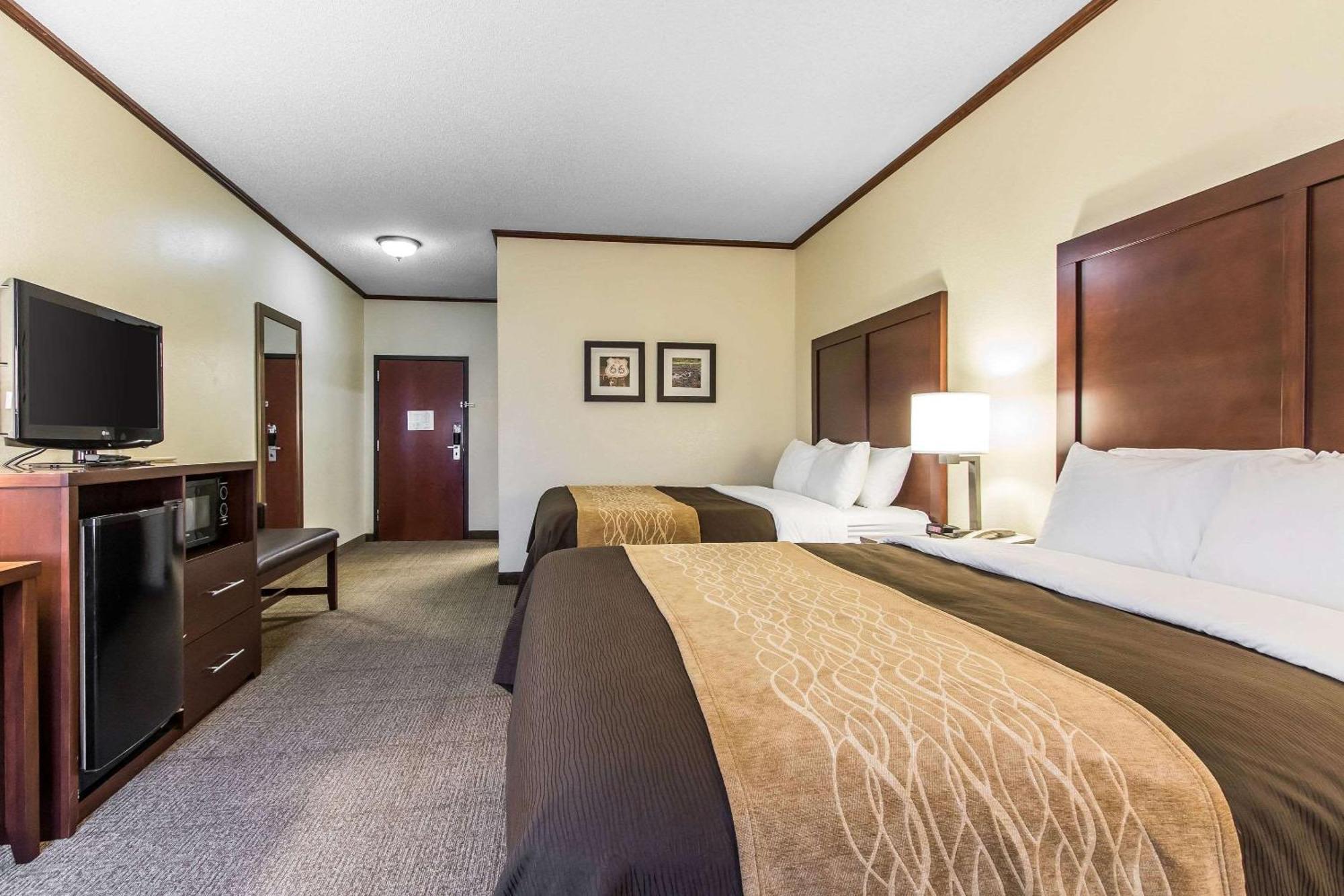 Queen Room Two Queen Beds Non-Smoking