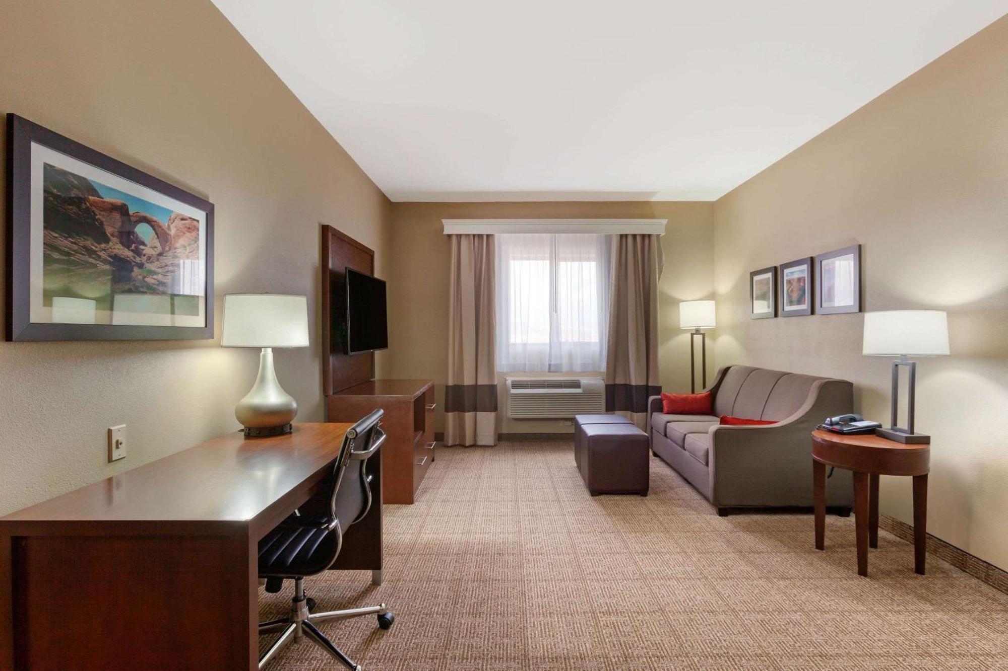 King Suite Non-Smoking