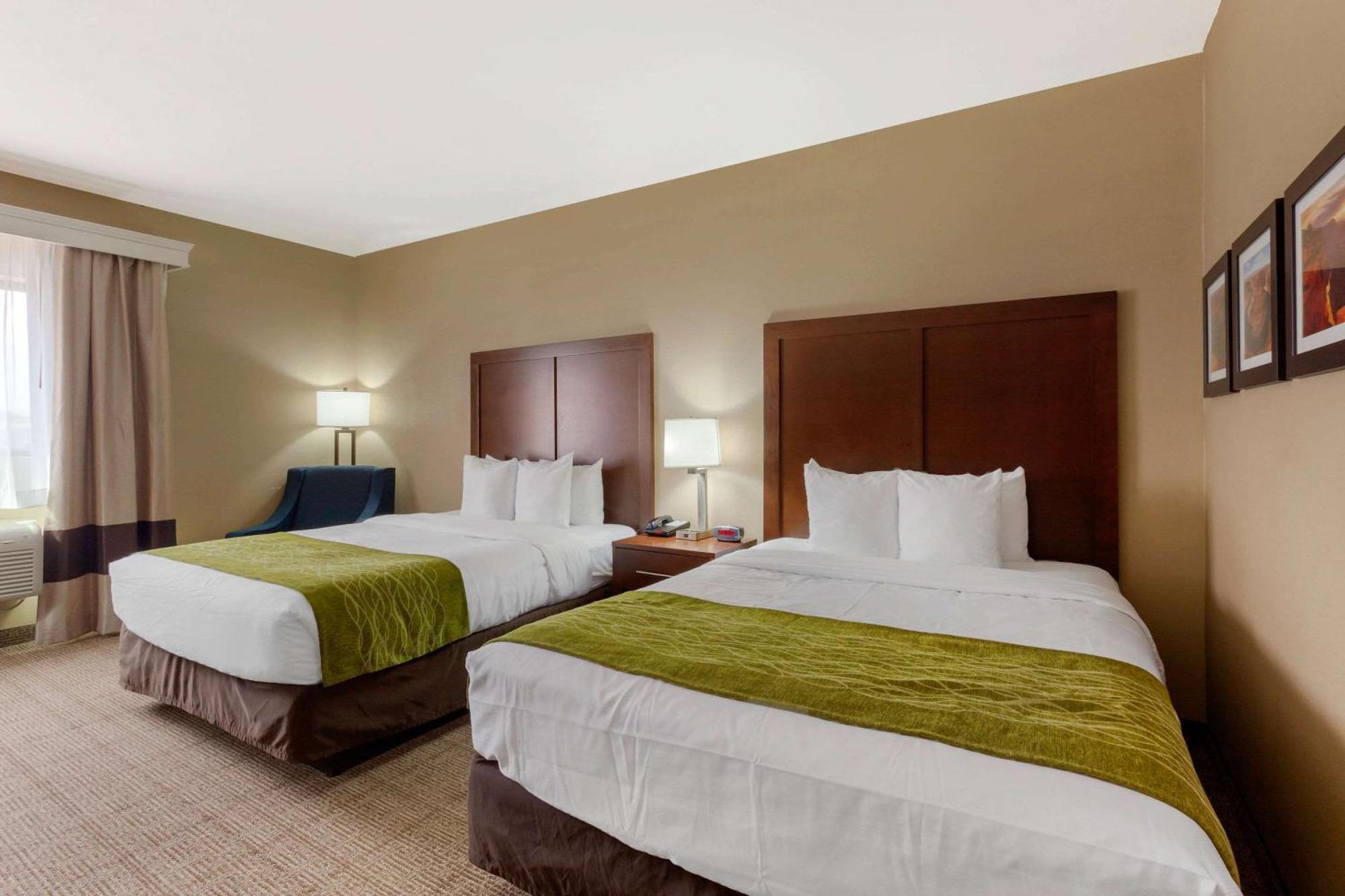 Queen Room Two Queen Beds Non-Smoking